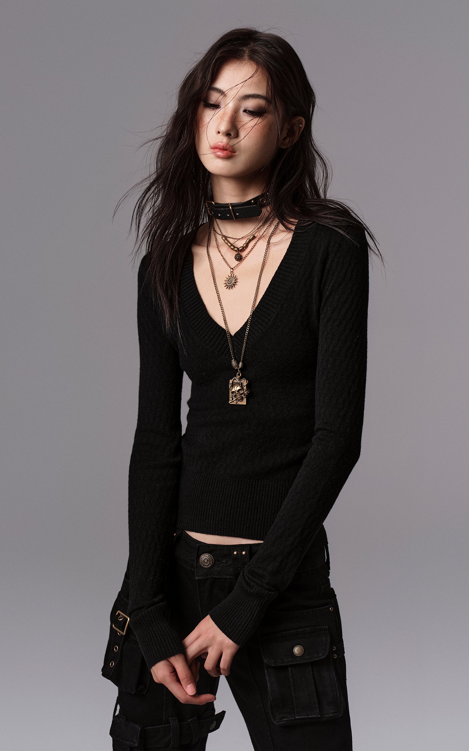 Low pixel ディープVスリムフィットテクスチャーニットロングスリーブトップ