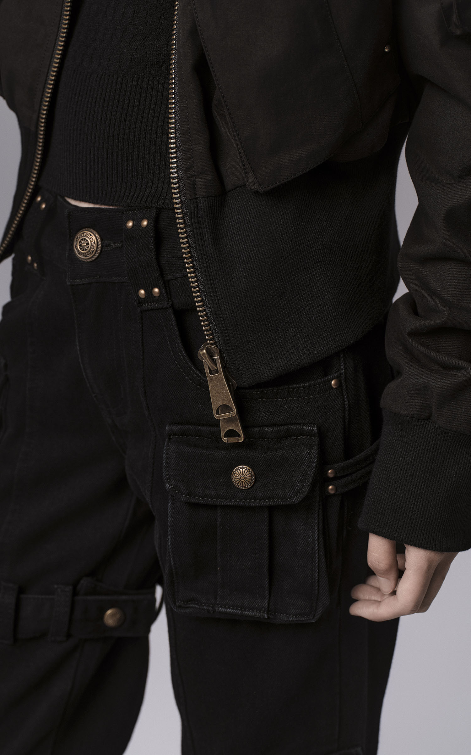 Low pixel 取り外し可能なポケット付きフレアデニムパンツ