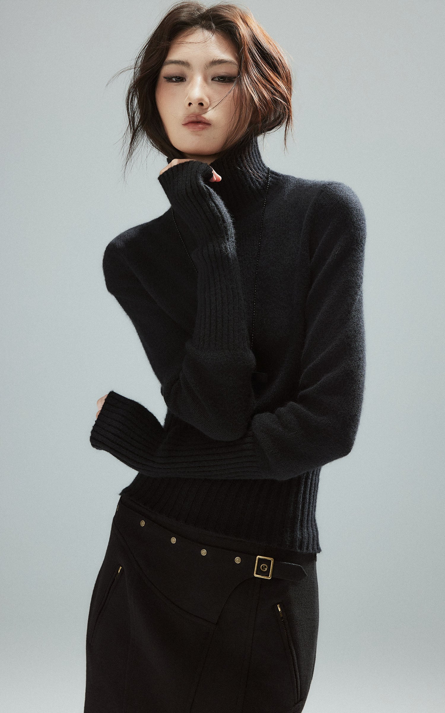 Low pixel スリムフィットハイネックニットトップ