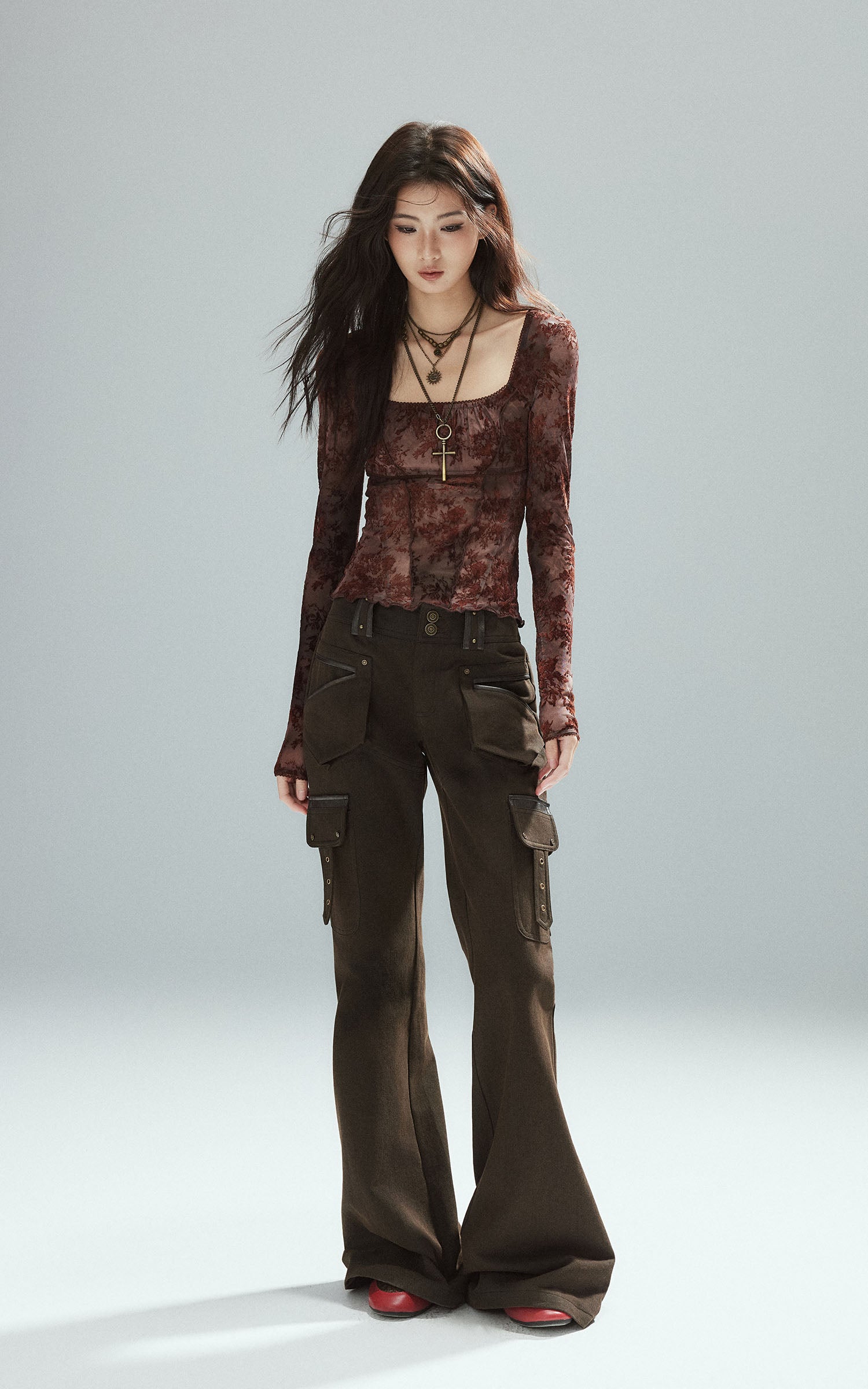 Low pixel ハイウエストマルチポケットフレアカーゴパンツ