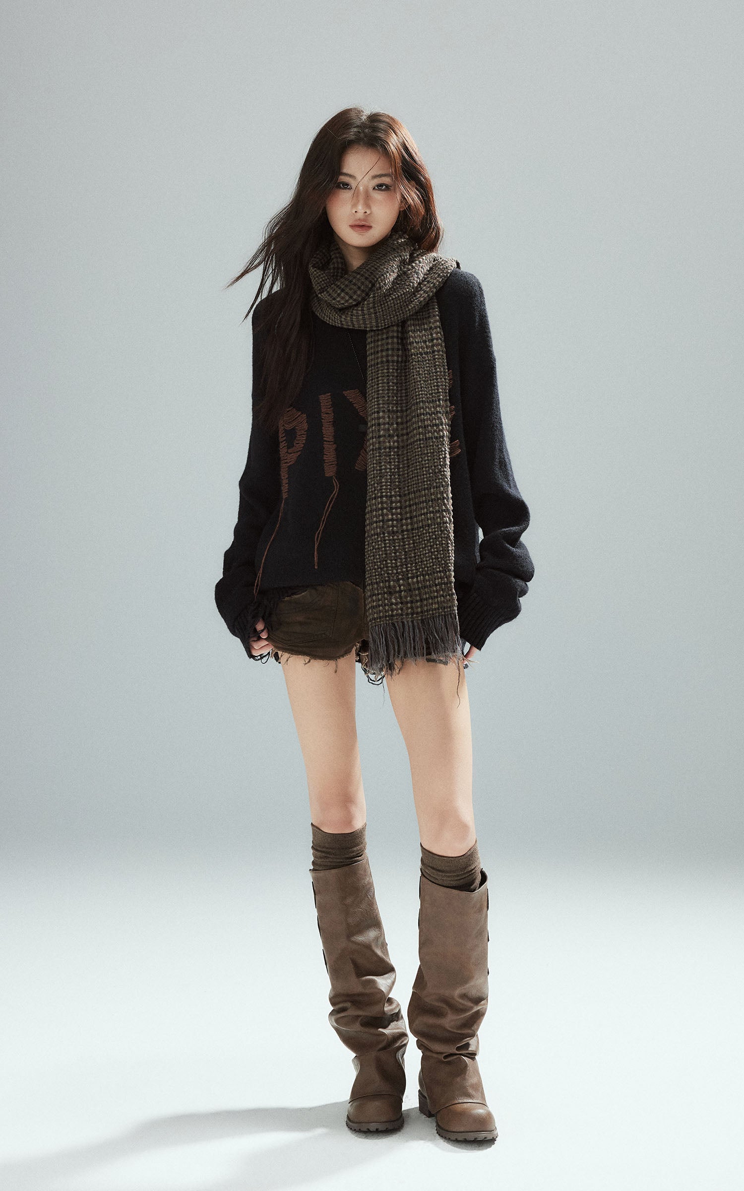 Low pixel ダメージ加工レター刺繍オーバーサイズニットセーター