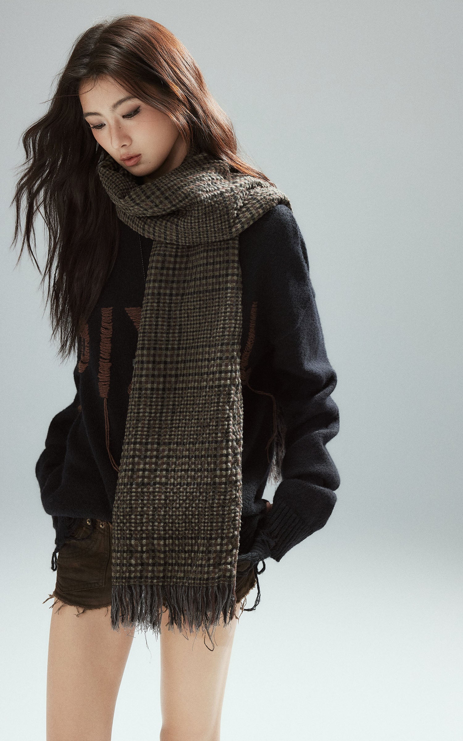 Low pixel ダメージ加工レター刺繍オーバーサイズニットセーター