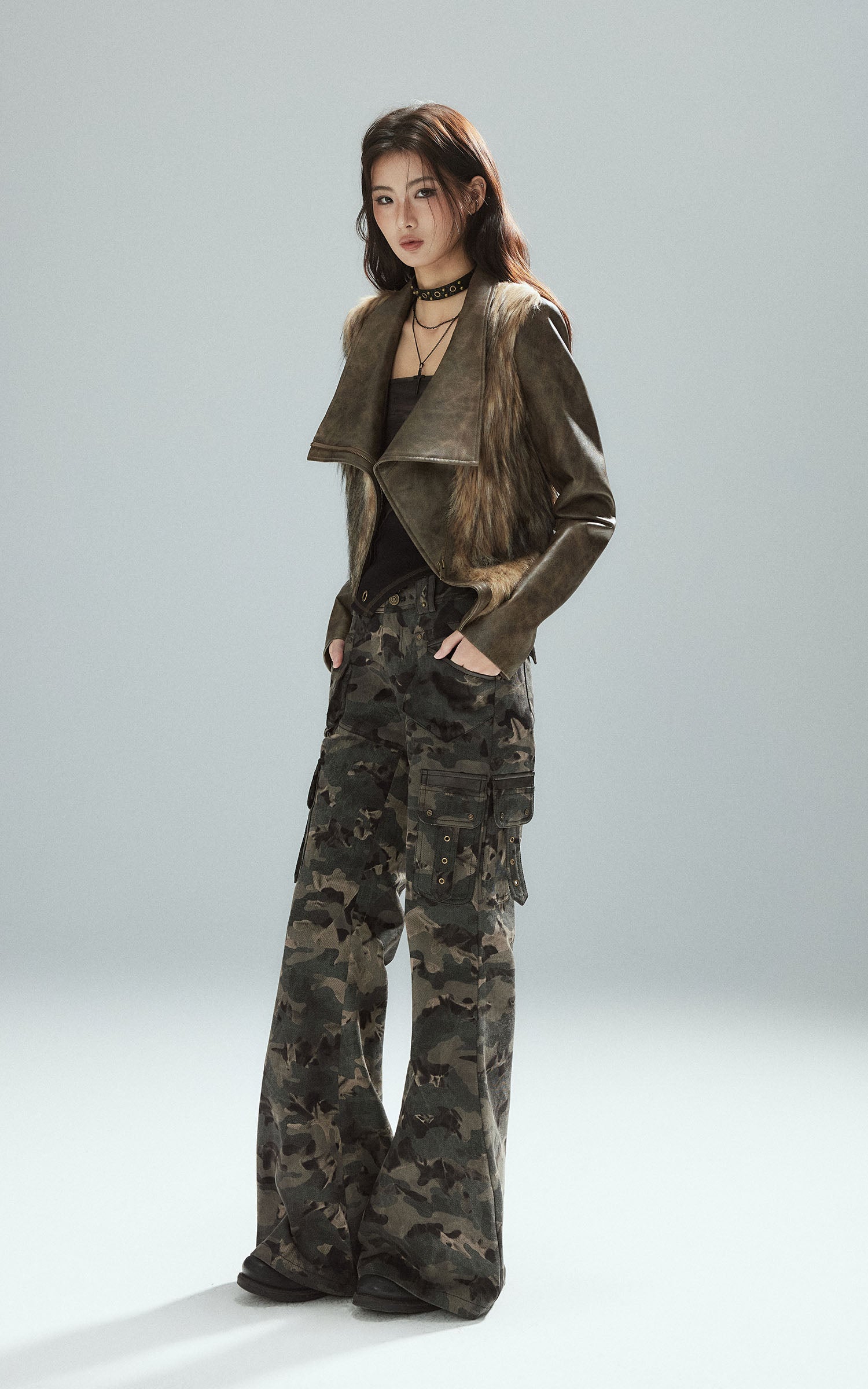 Low pixel 取り外し可能なファーパネル付きフィットハルターベスト