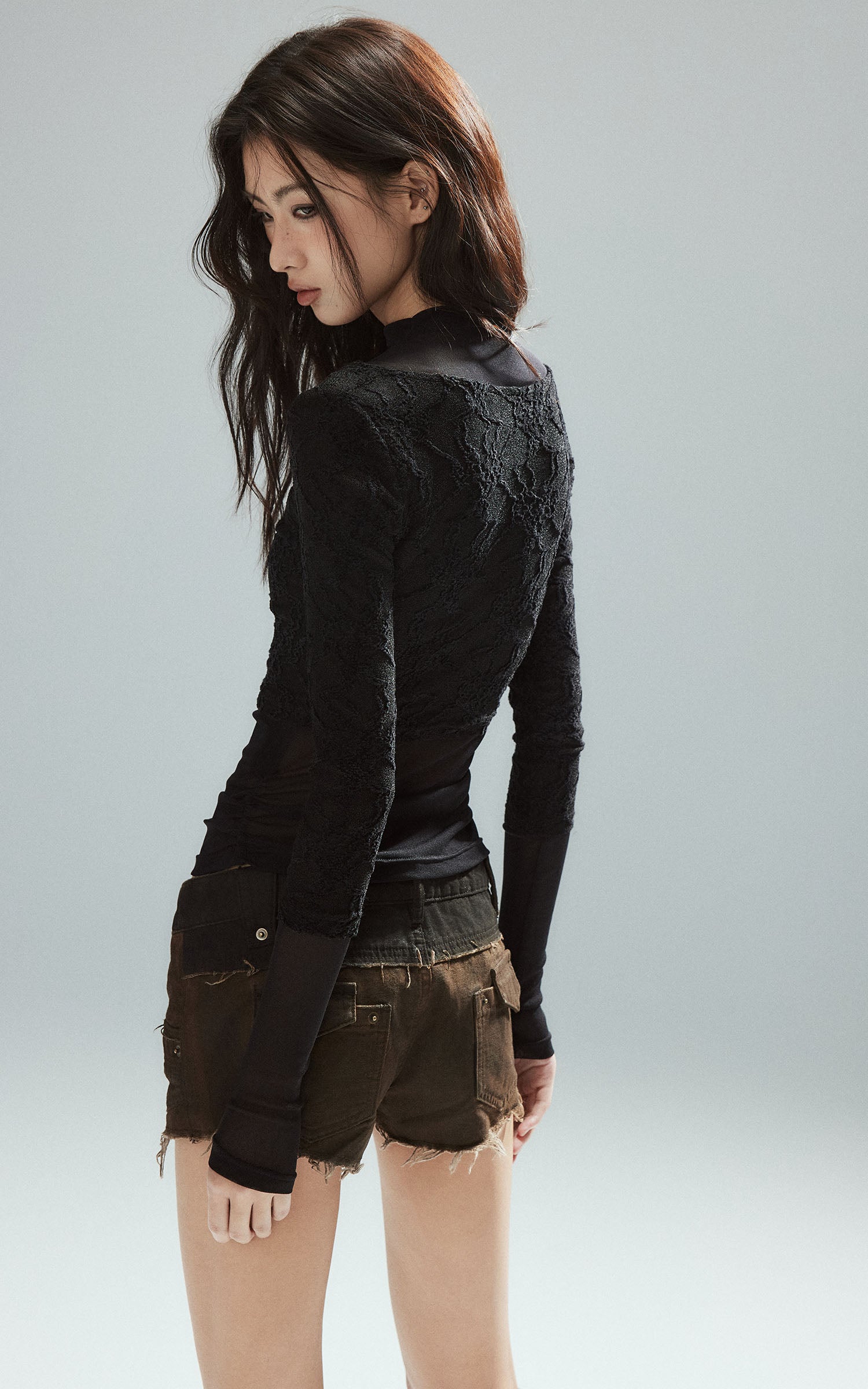 Low pixel テクスチャーメッシュパネルロングスリーブフィットトップ