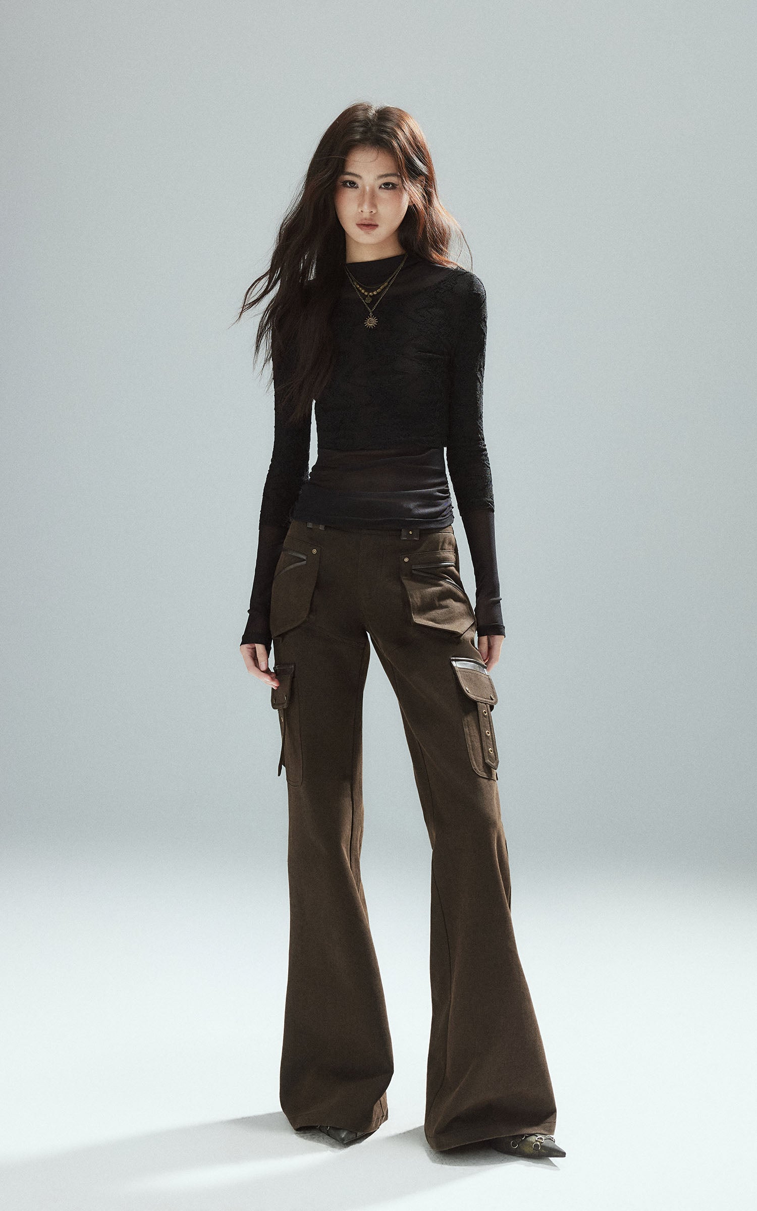 Low pixel ハイウエストマルチポケットフレアカーゴパンツ