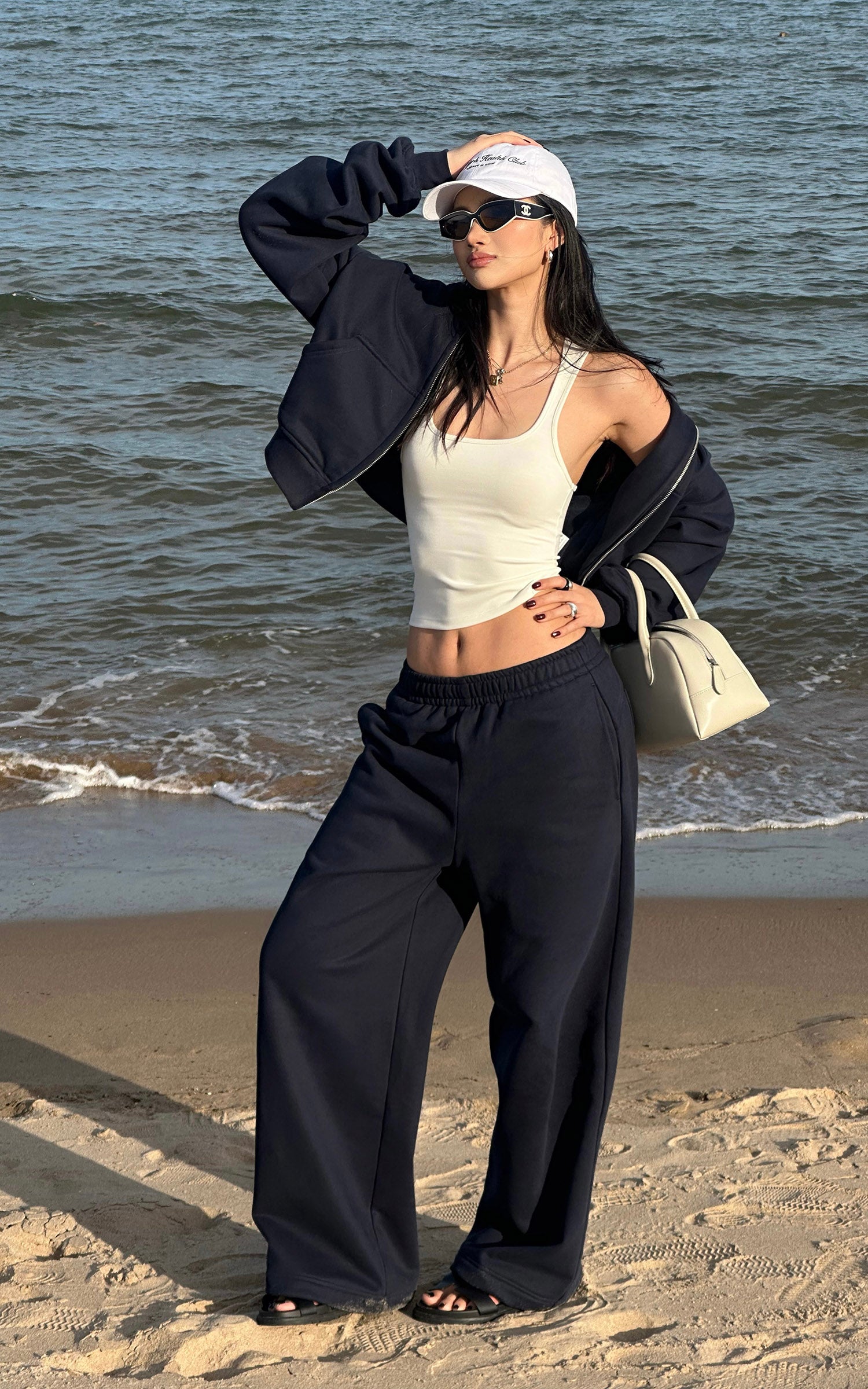 ROVENTE フリースジップフーディ &amp; ワイドレッグパンツセット