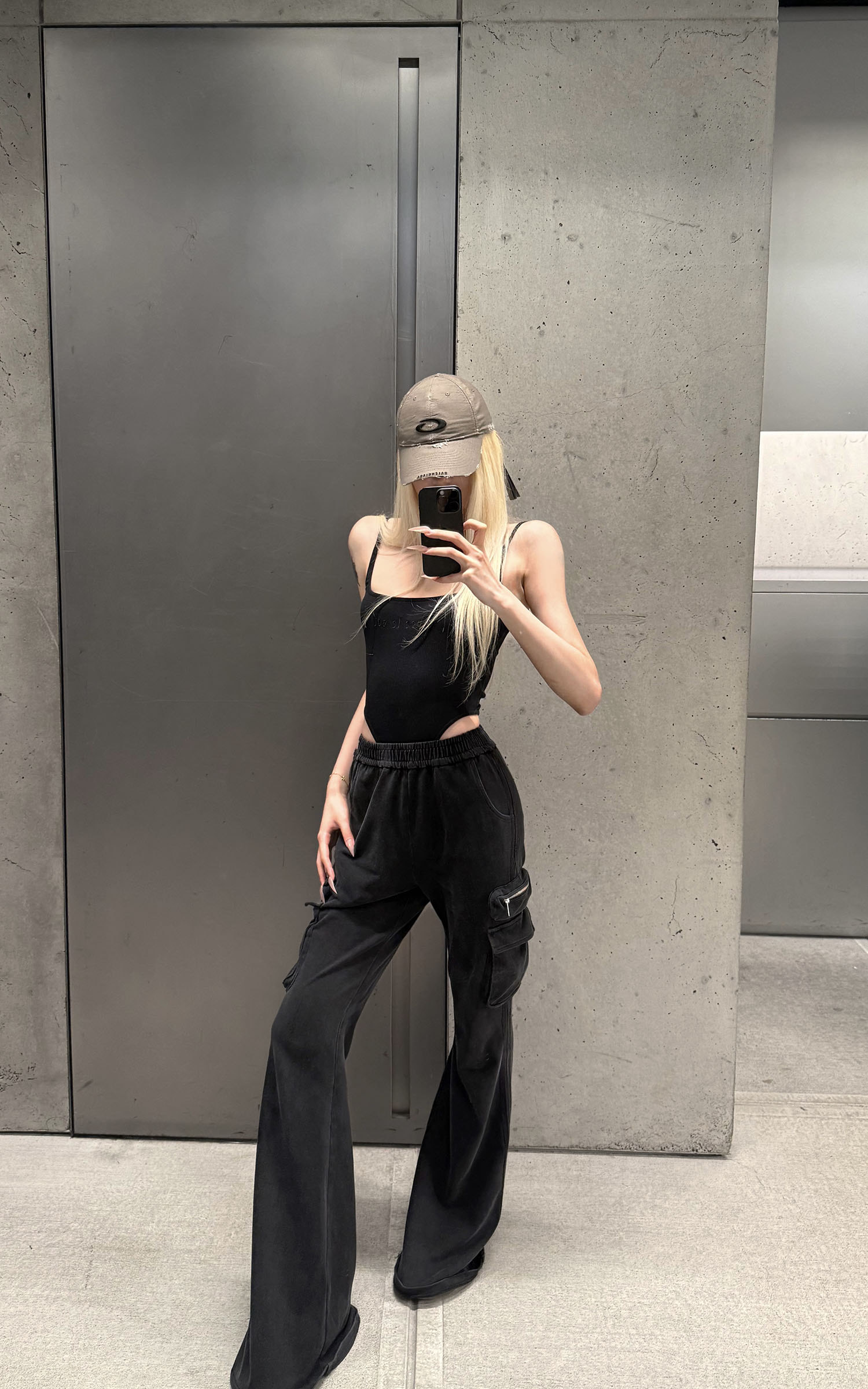 Rase le sol Washed Flare Cargo Pants with Multi Pockets - PINKPARKS