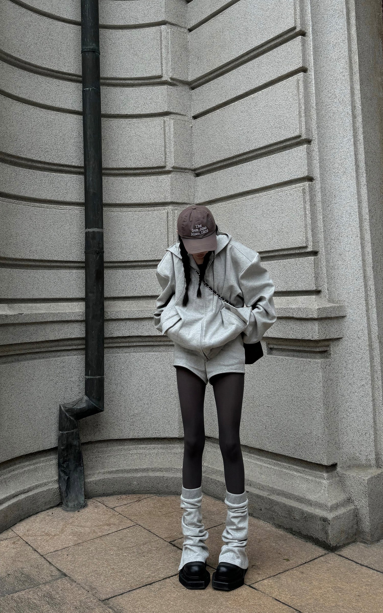 WARDEN EDGE Grey Hoodie 3-Piece Set with Contrast Trim Shorts and Leg Warmers - PINKPARKS