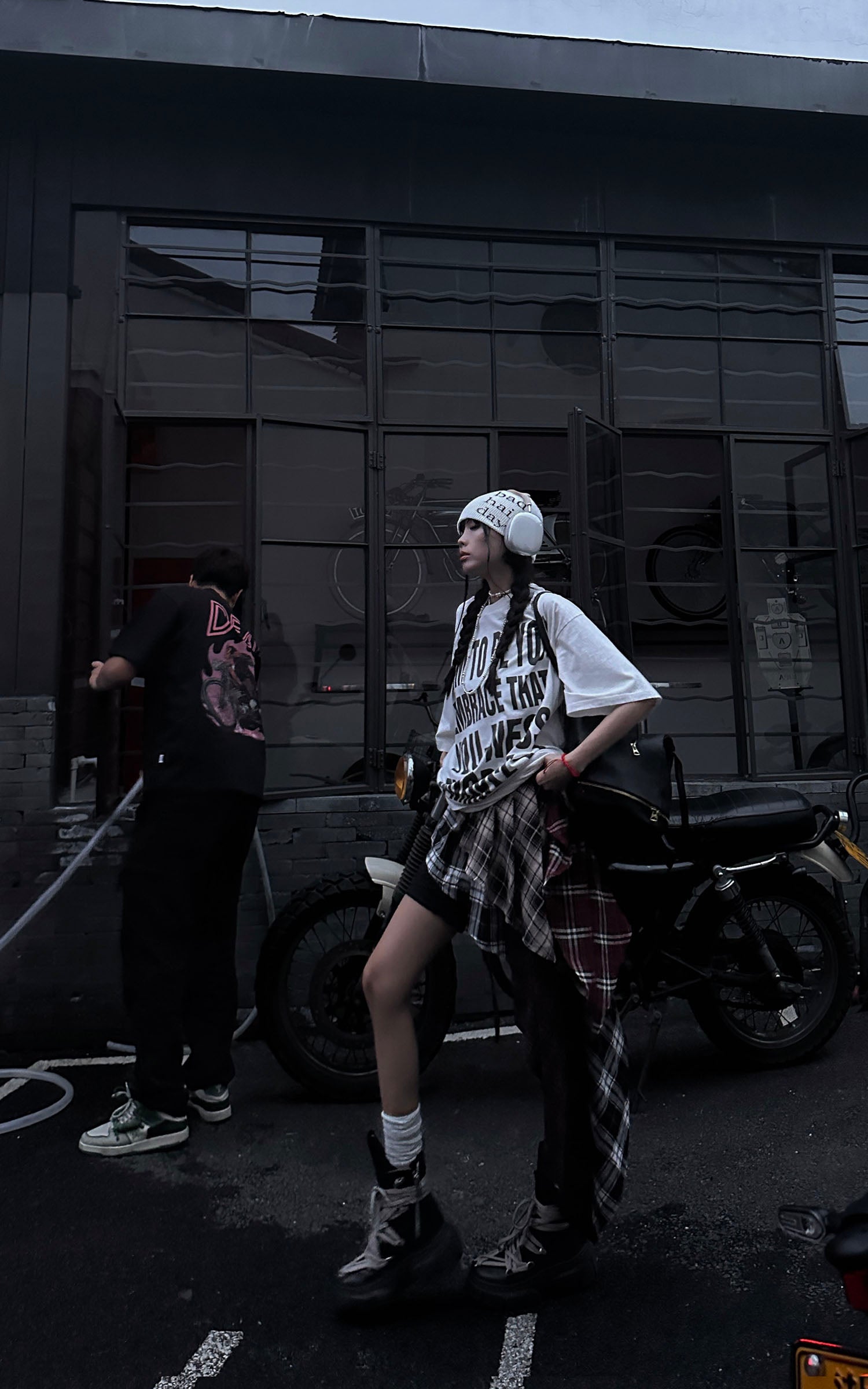 WARDEN EDGE Oversized Graphic Tee - PINKPARKS