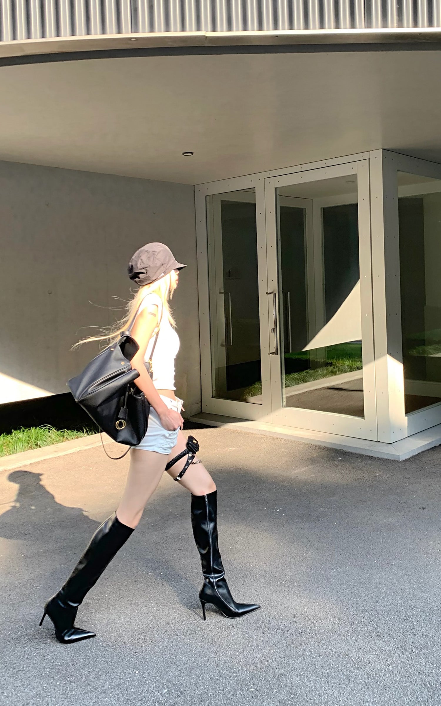 Rase le sol Low-Rise Belted Shorts with Side Lace-Up Detailing - PINKPARKS