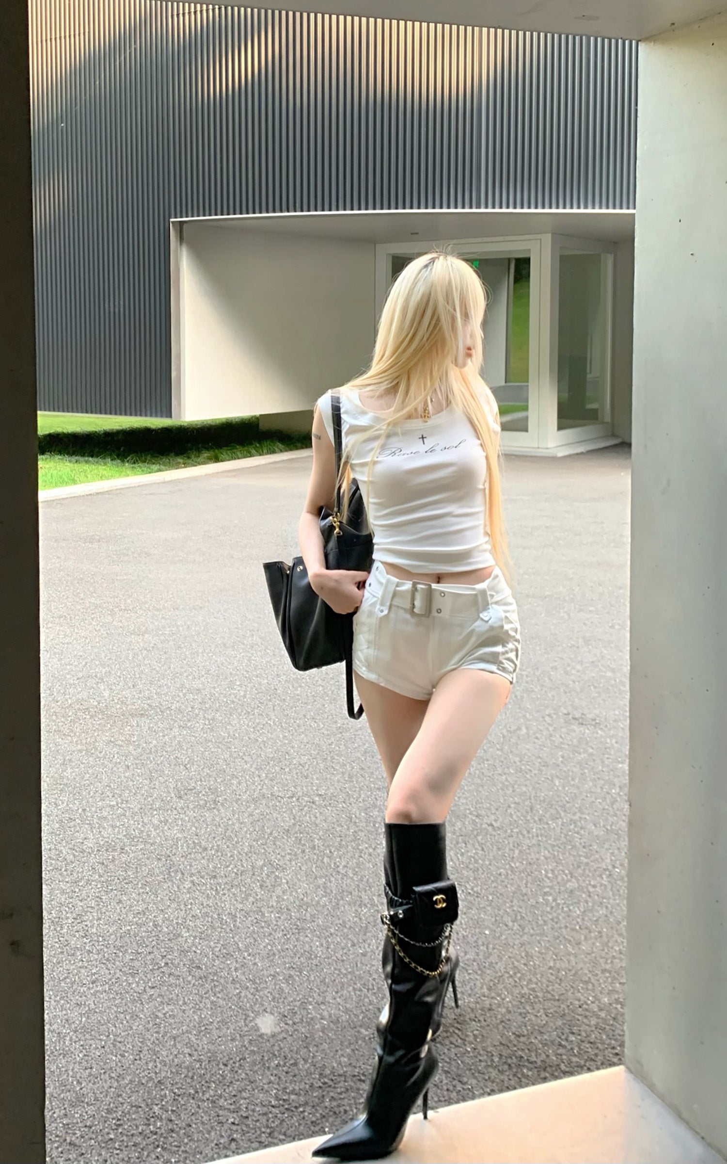 Rase le sol Low-Rise Belted Shorts with Side Lace-Up Detailing - PINKPARKS