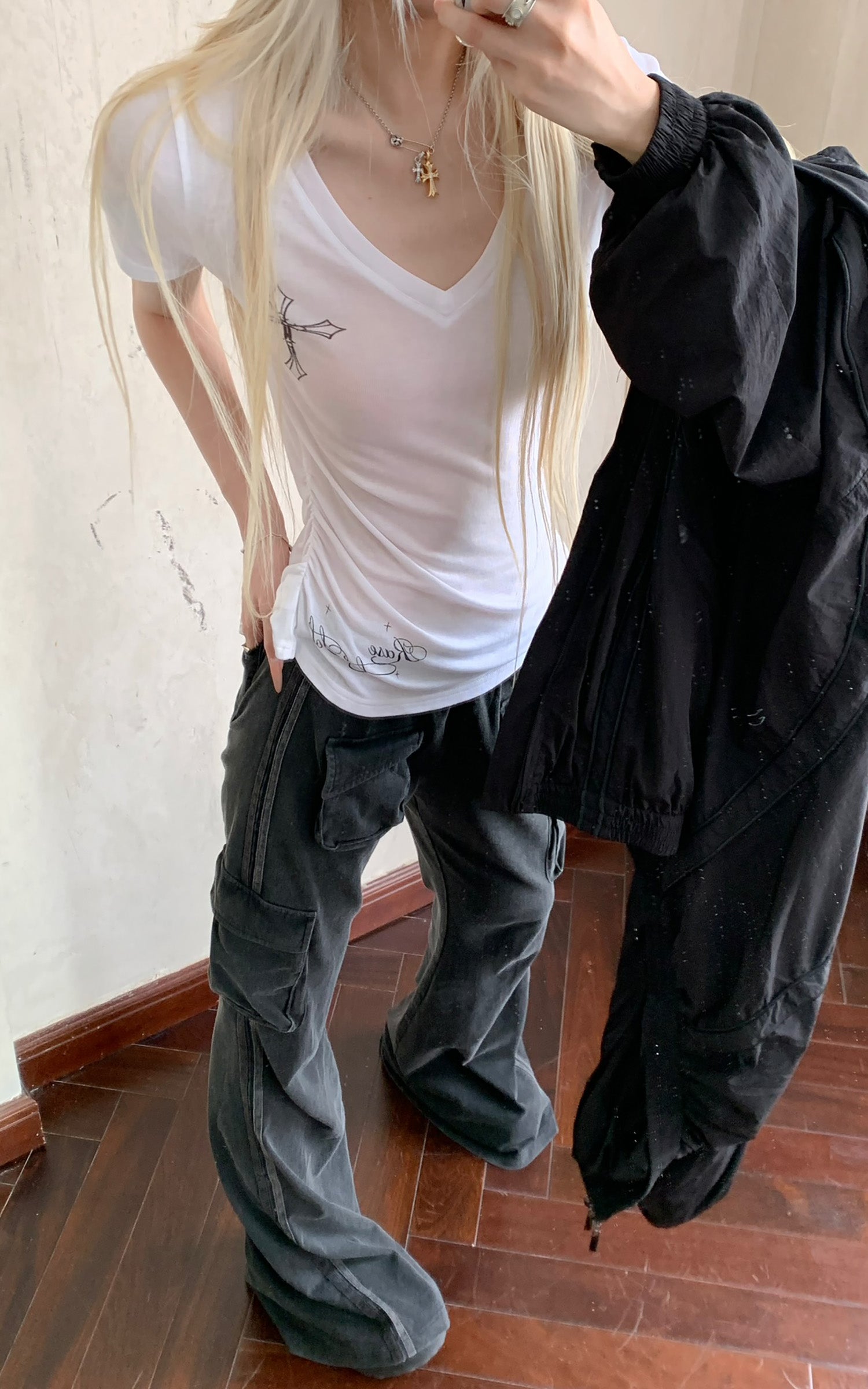 Rase le sol V-Neck Printed T-Shirt - PINKPARKS