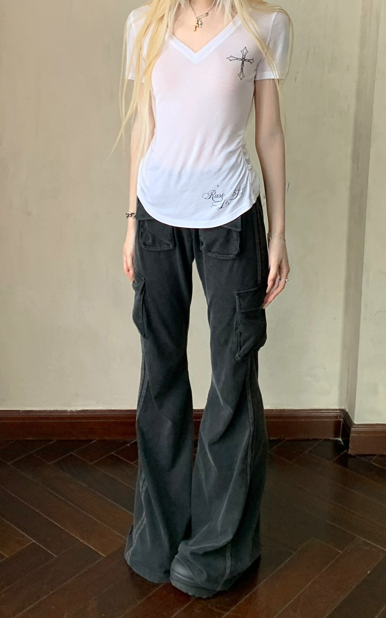 Rase le sol V-Neck Printed T-Shirt - PINKPARKS