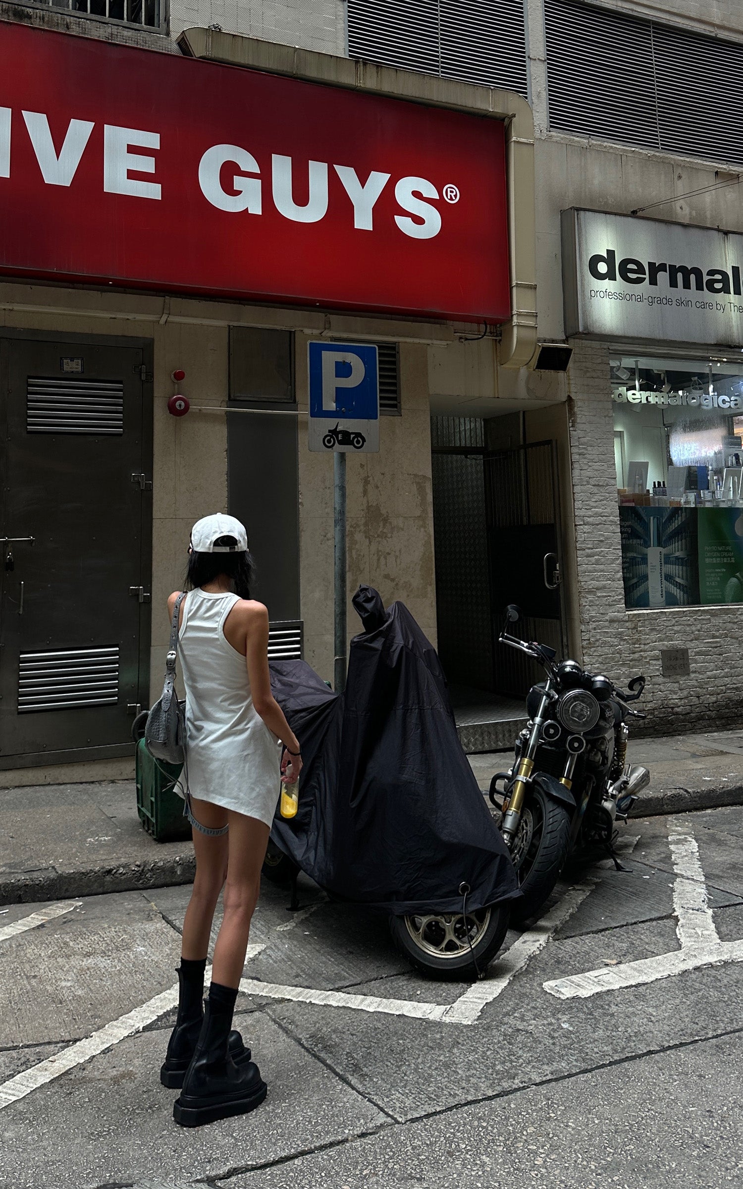 WARDEN EDGE Utility Denim Shorts with 3D Pocket Detailing - PINKPARKS