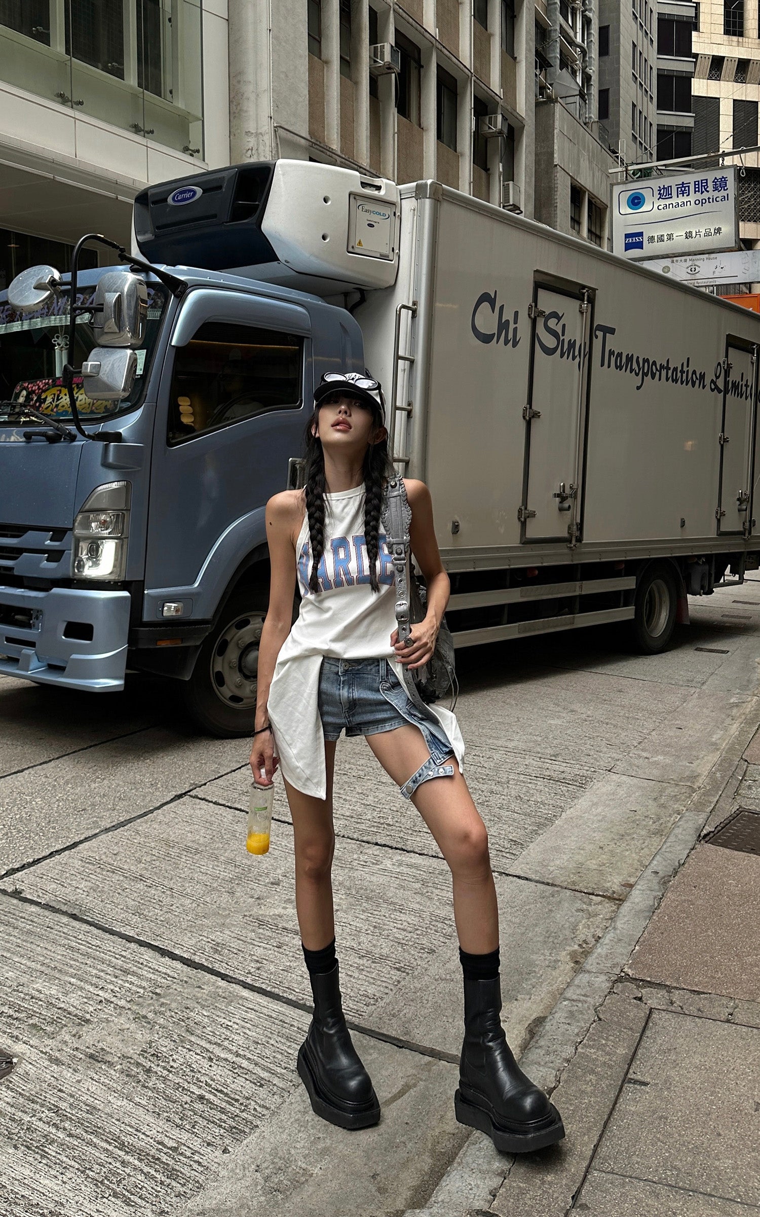 WARDEN EDGE Utility Denim Shorts with 3D Pocket Detailing - PINKPARKS