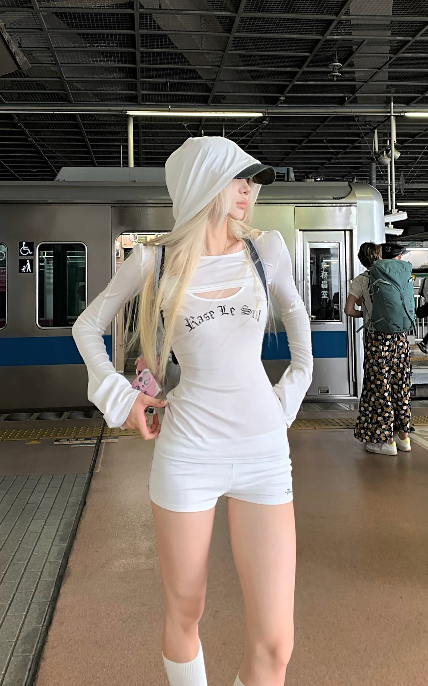 Rase le sol Tank Top + Hooded Capelet + Shorts Three-Piece Set - PINKPARKS