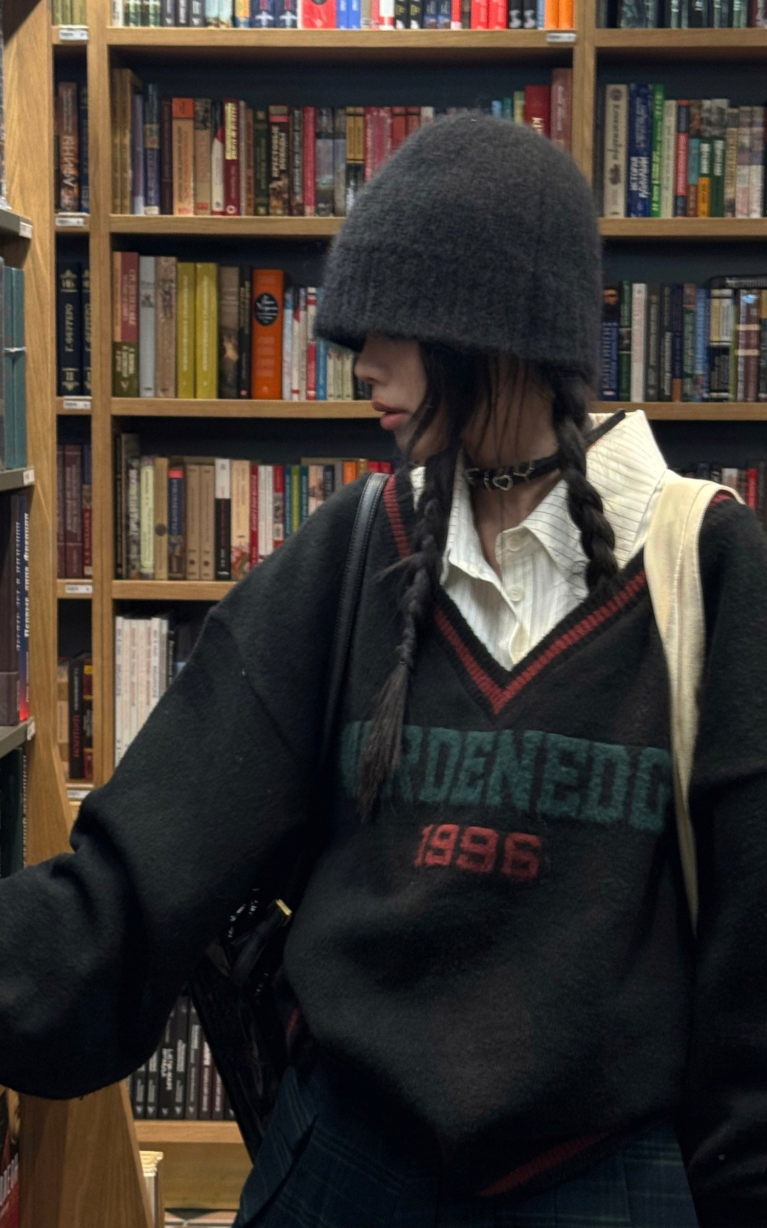 WARDEN EDGE Oversized V-Neck Sweater with Retro Lettering - PINKPARKS