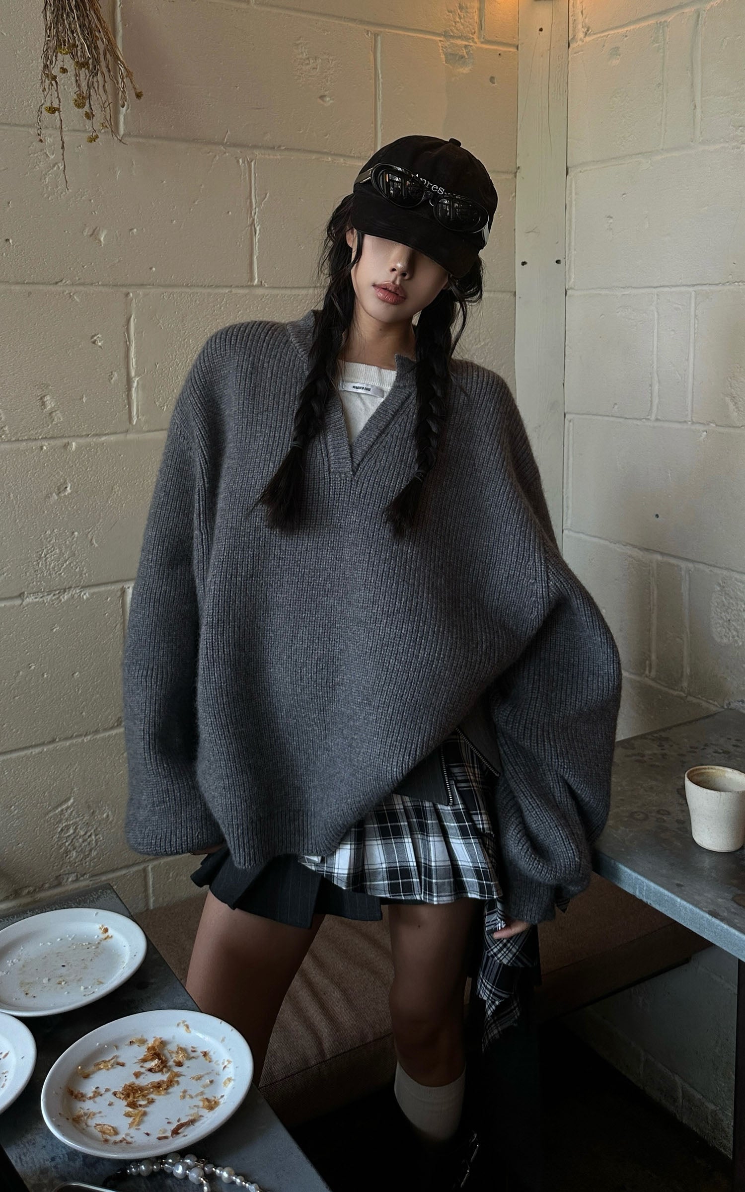 WARDEN EDGE Layered V-Neck Knit Sweater - PINKPARKS