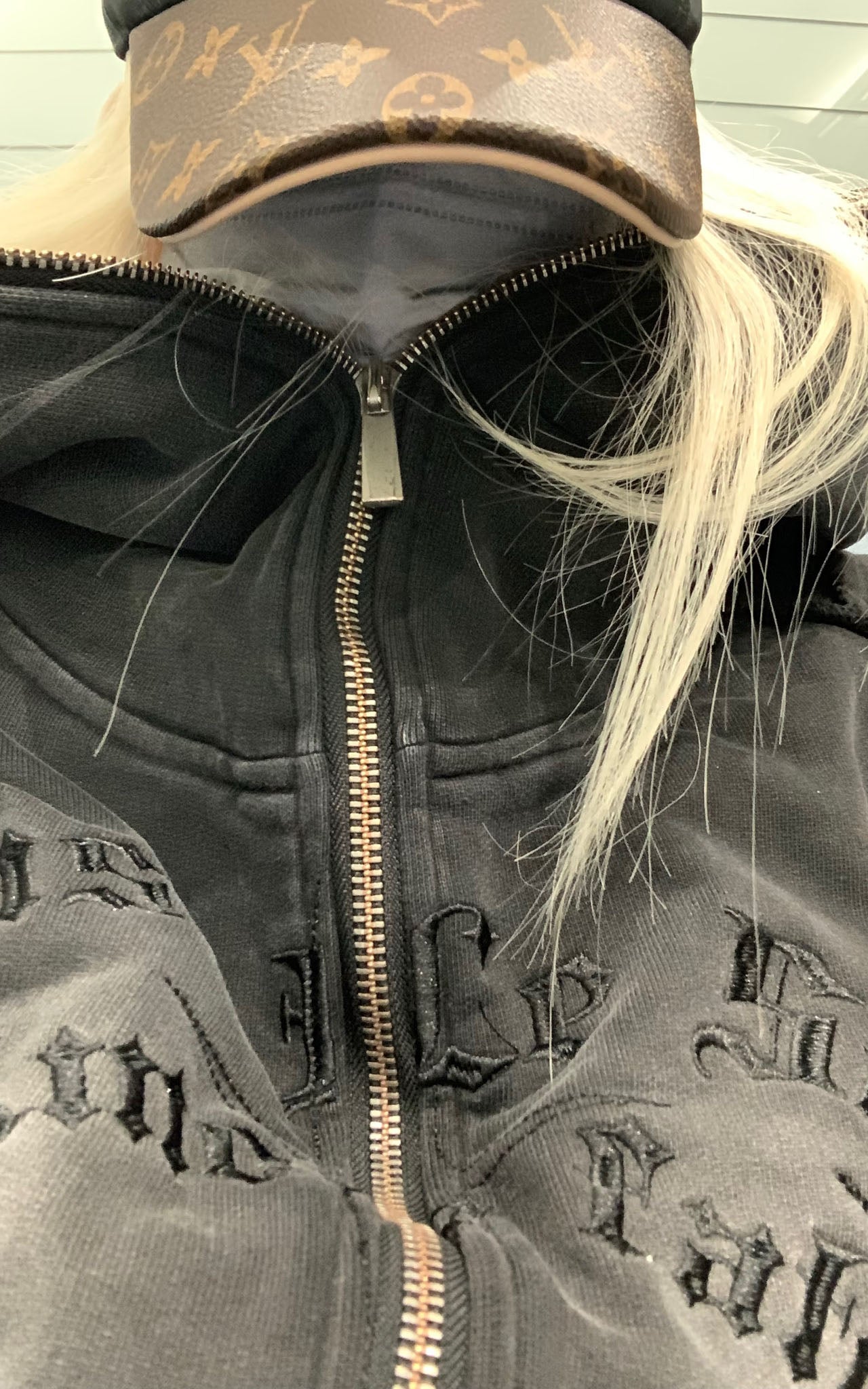 Rase le sol Distressed Gothic Zip Hoodie - PINKPARKS