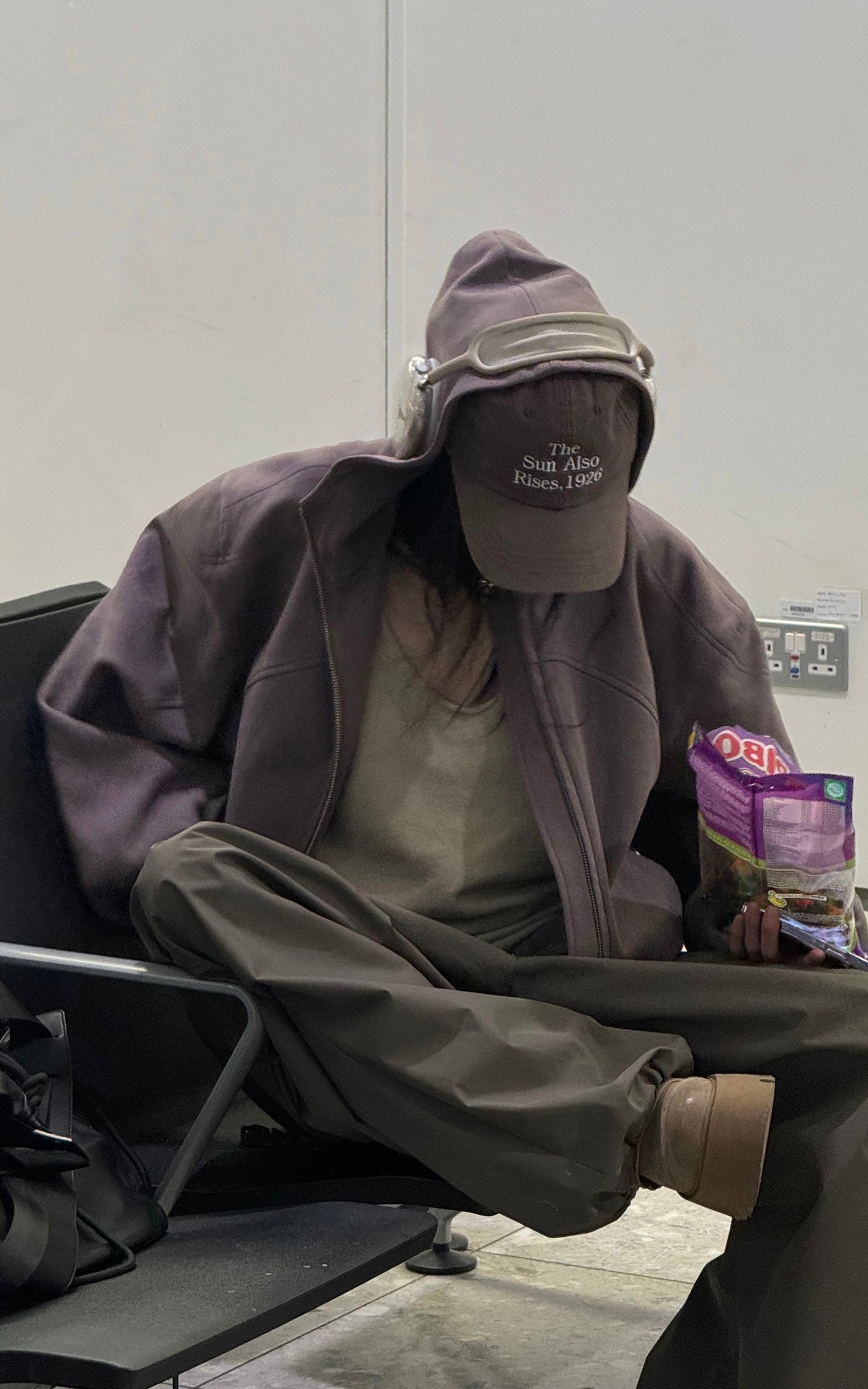 WARDEN EDGE ジップ付きフードスウェットジャケット