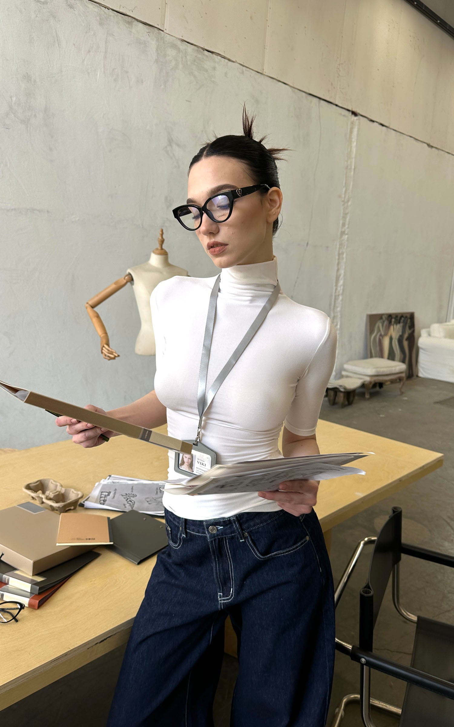 0122stepll フィットしたモックネック半袖トップ