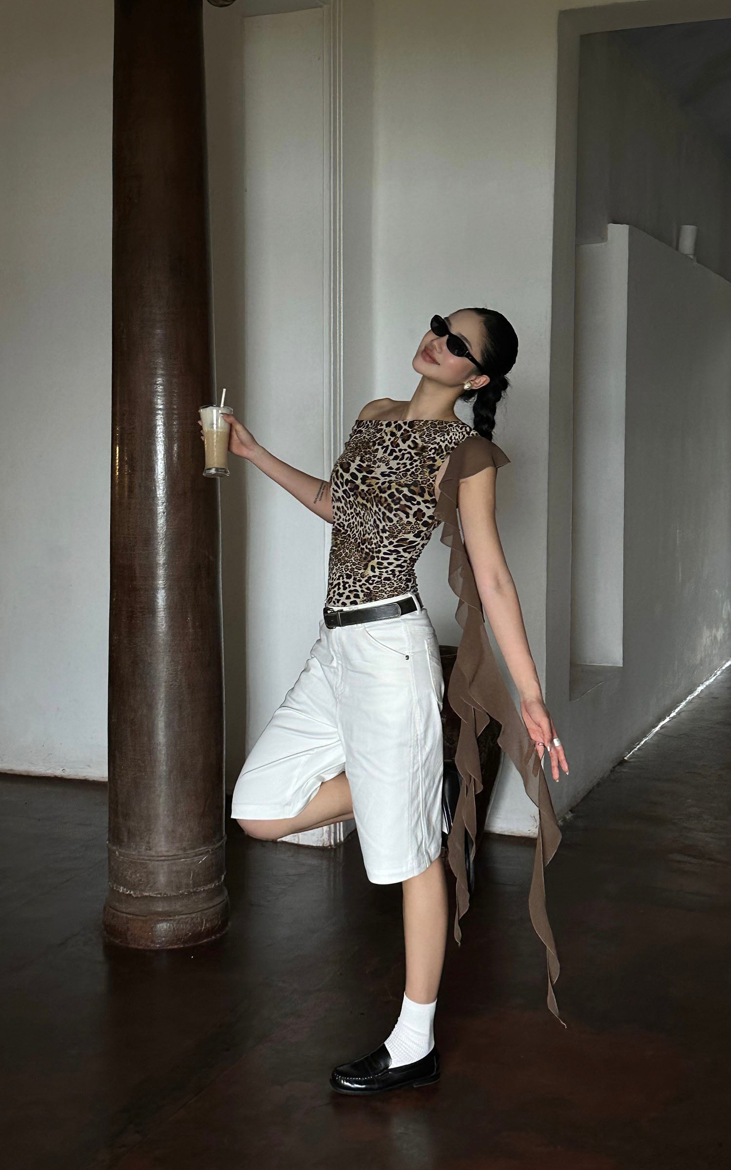 ROVENTE Minimalist White Tailored Bermudas - PINKPARKS