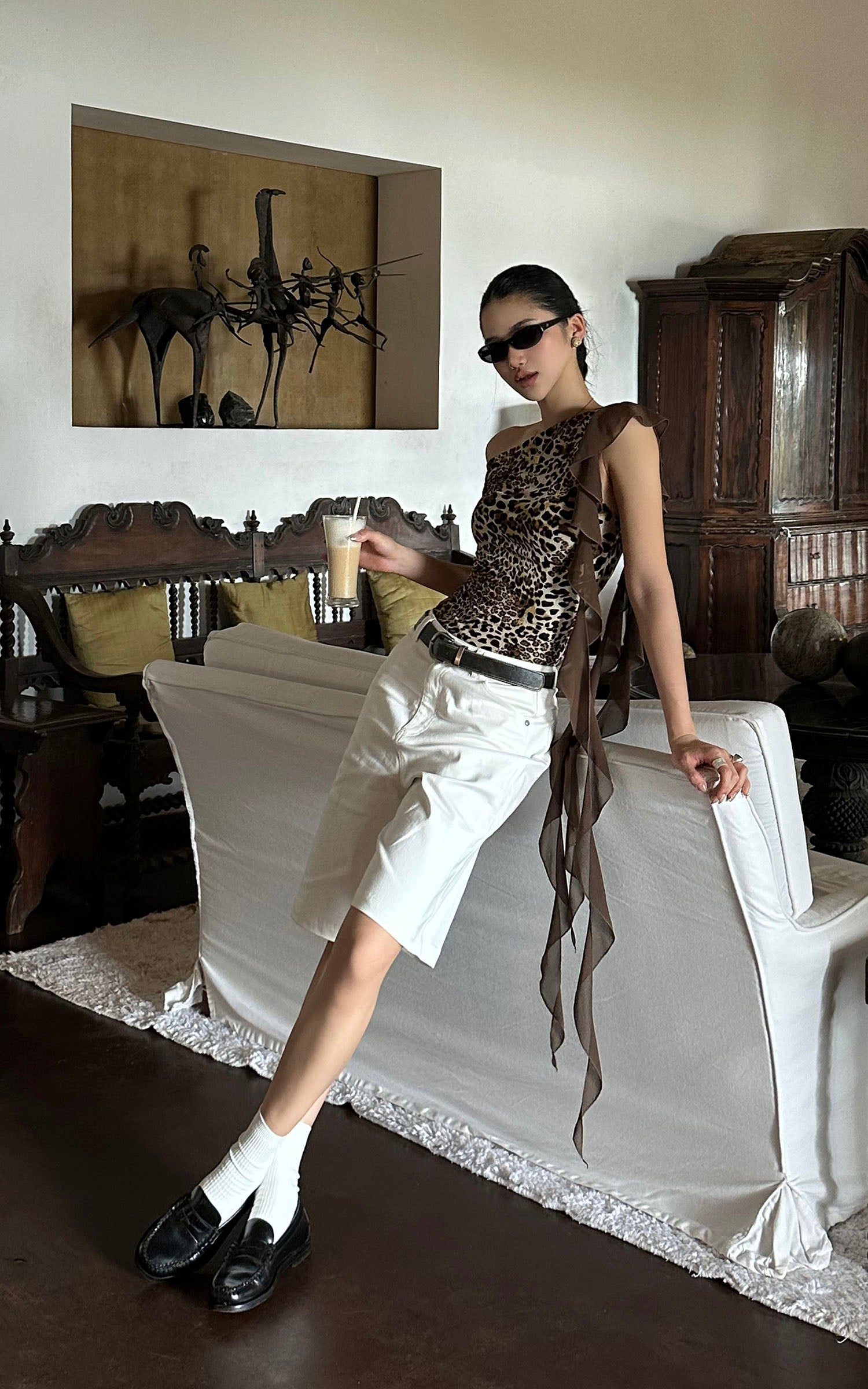 ROVENTE Minimalist White Tailored Bermudas - PINKPARKS