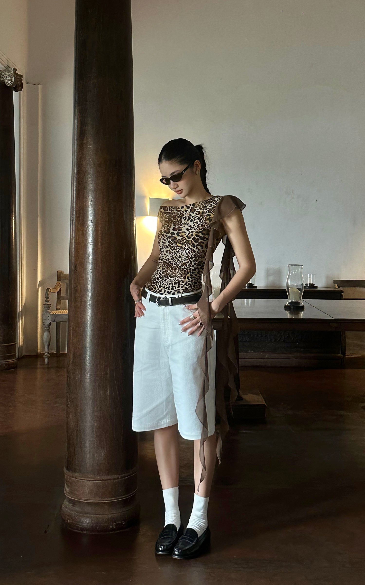 ROVENTE Minimalist White Tailored Bermudas - PINKPARKS