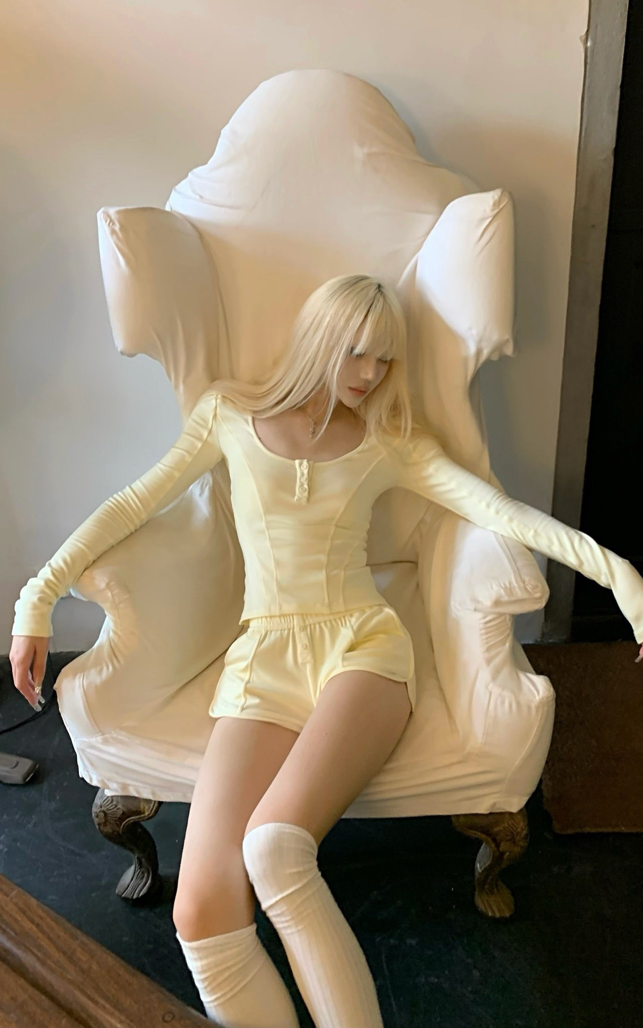 Rase Le Sol Cream Yellow Fitted Long-Sleeve Tee & Relaxed Shorts Set - PINKPARKS