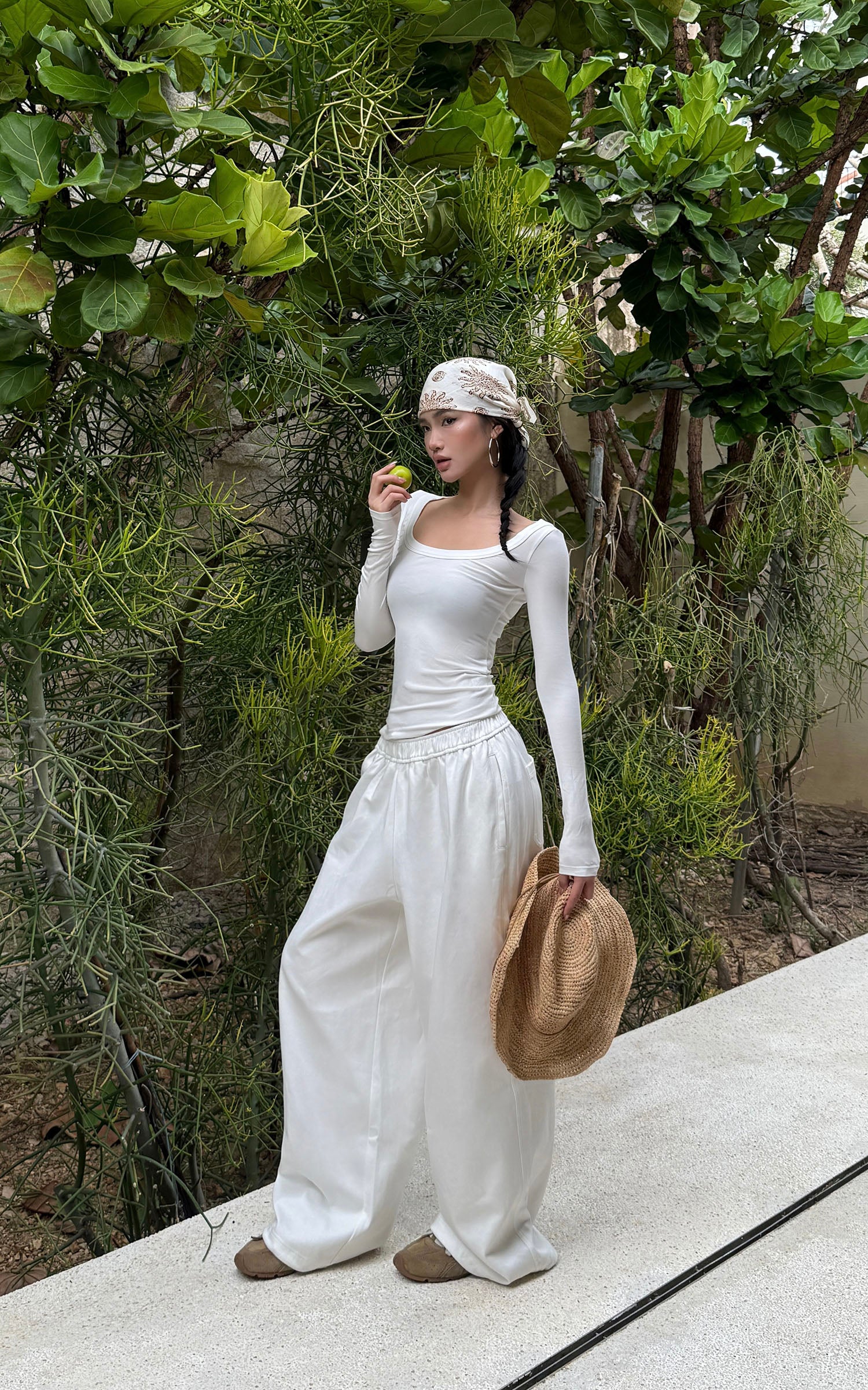 ROVENTE Drawstring Wide-Leg Trousers in White - PINKPARKS