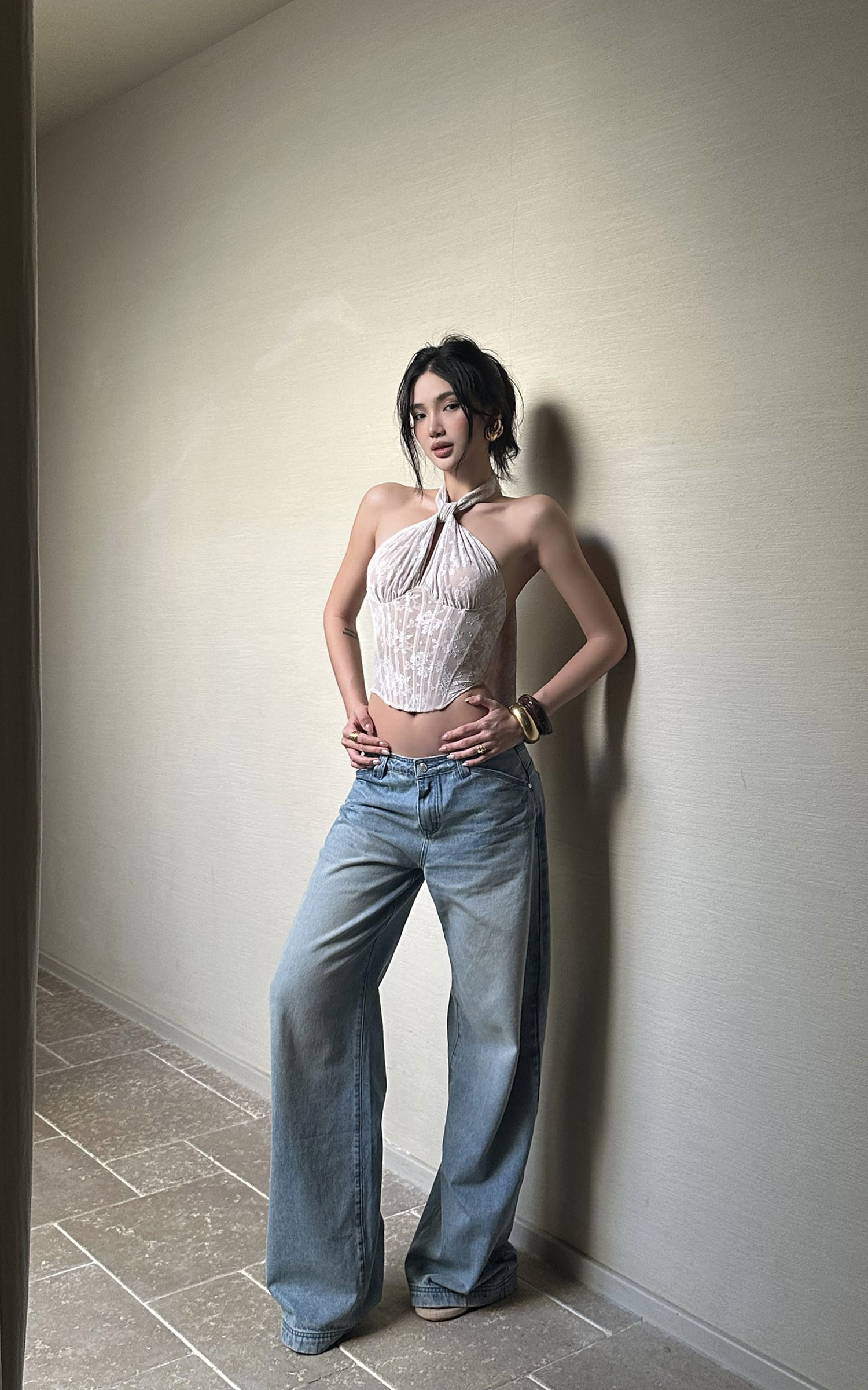 ROVENTE Low Rise Wide-Leg Distressed Jeans - PINKPARKS