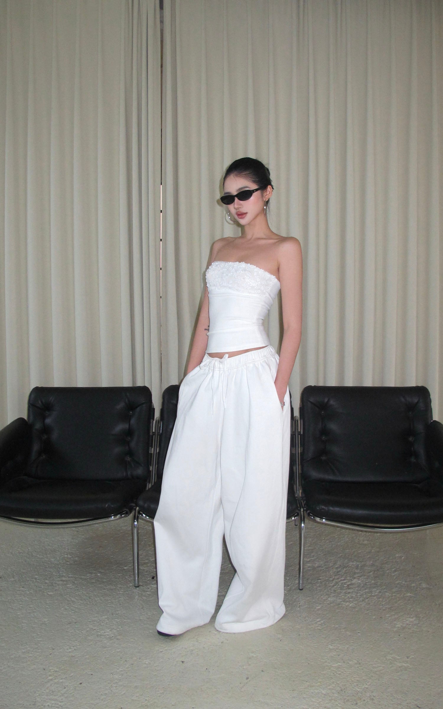 ROVENTE Drawstring Wide-Leg Trousers in White - PINKPARKS