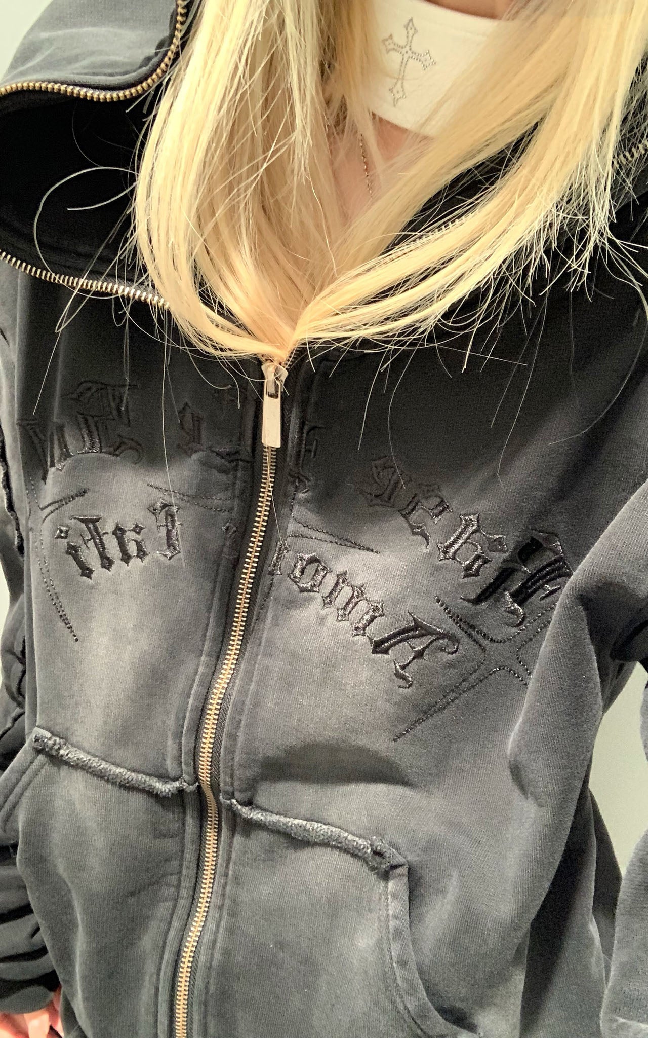 Rase le sol Distressed Gothic Zip Hoodie - PINKPARKS