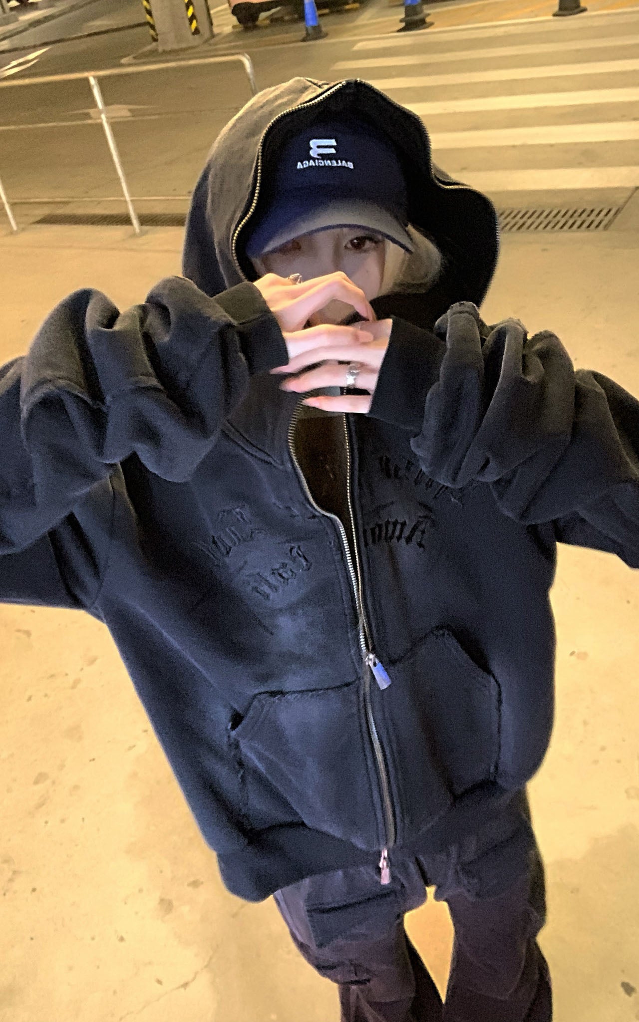 Rase le sol Distressed Gothic Zip Hoodie - PINKPARKS