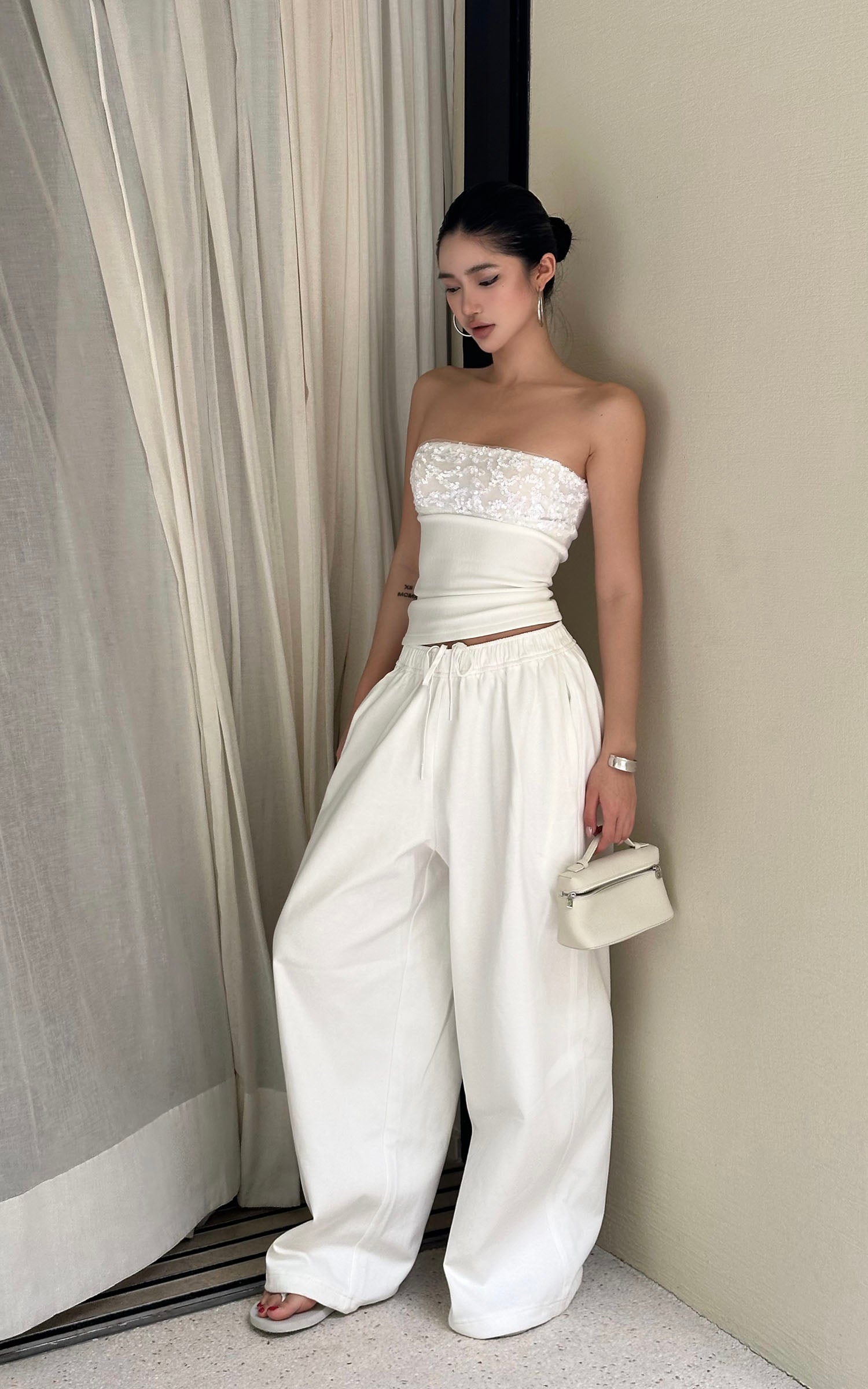 ROVENTE Drawstring Wide-Leg Trousers in White - PINKPARKS