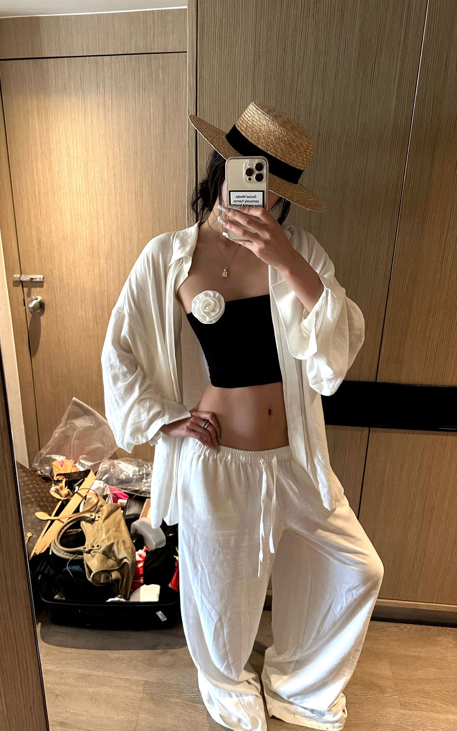 0122stepll 花の取り外し可能なバックレススリーブレストップ