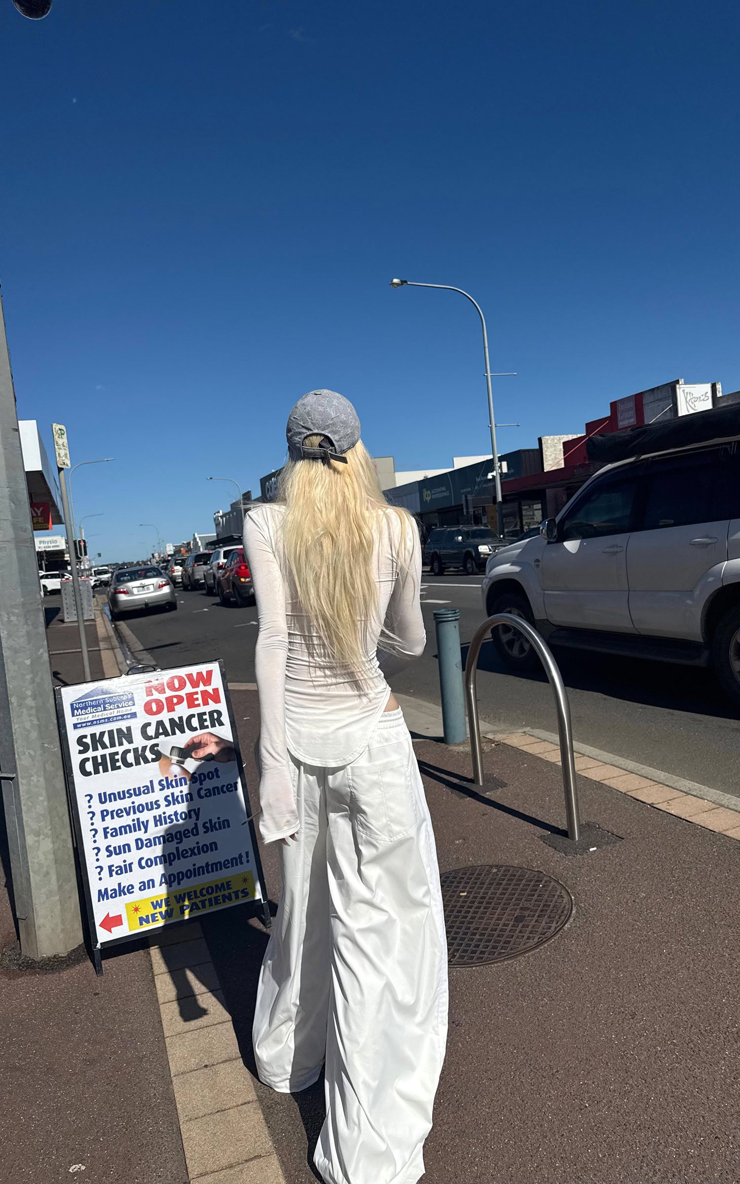 Rase le sol Cutout Neckline Curved Hem Long Sleeve Top - PINKPARKS