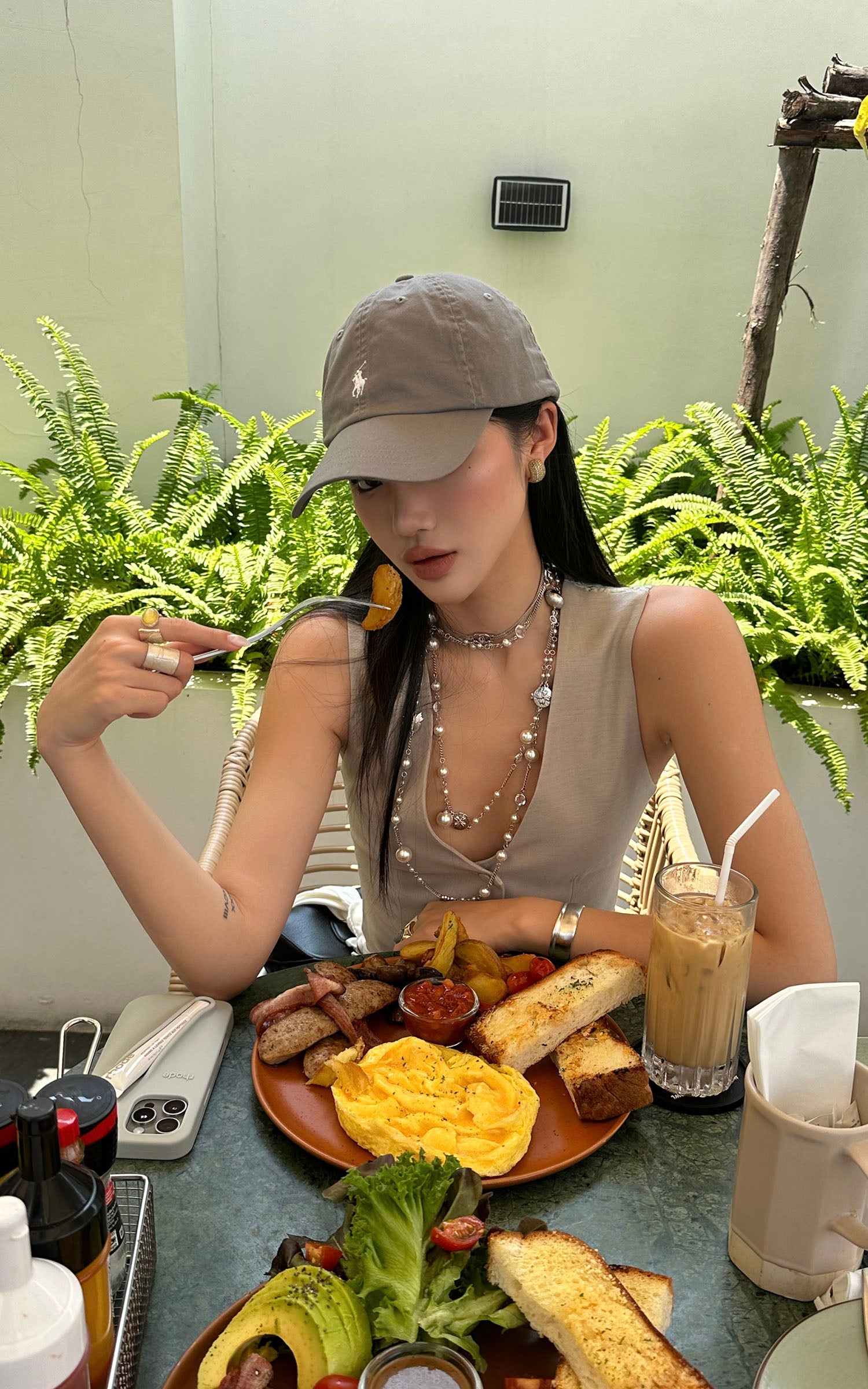 ROVENTE Tailored Vest with Lace Panel Back - PINKPARKS