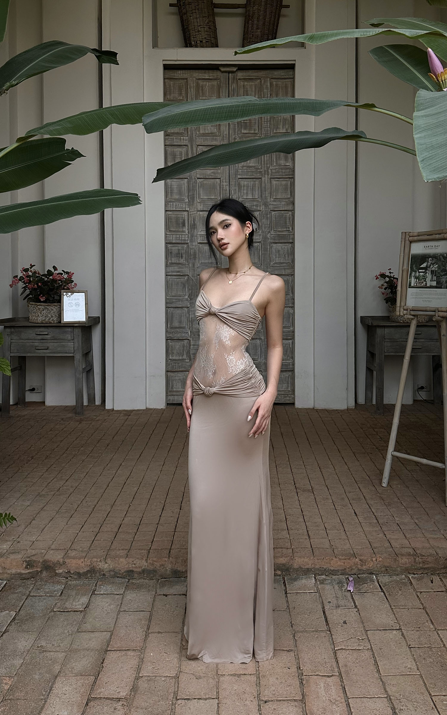 ROVENTE Sculpted Lace-Panel Maxi Dress - PINKPARKS