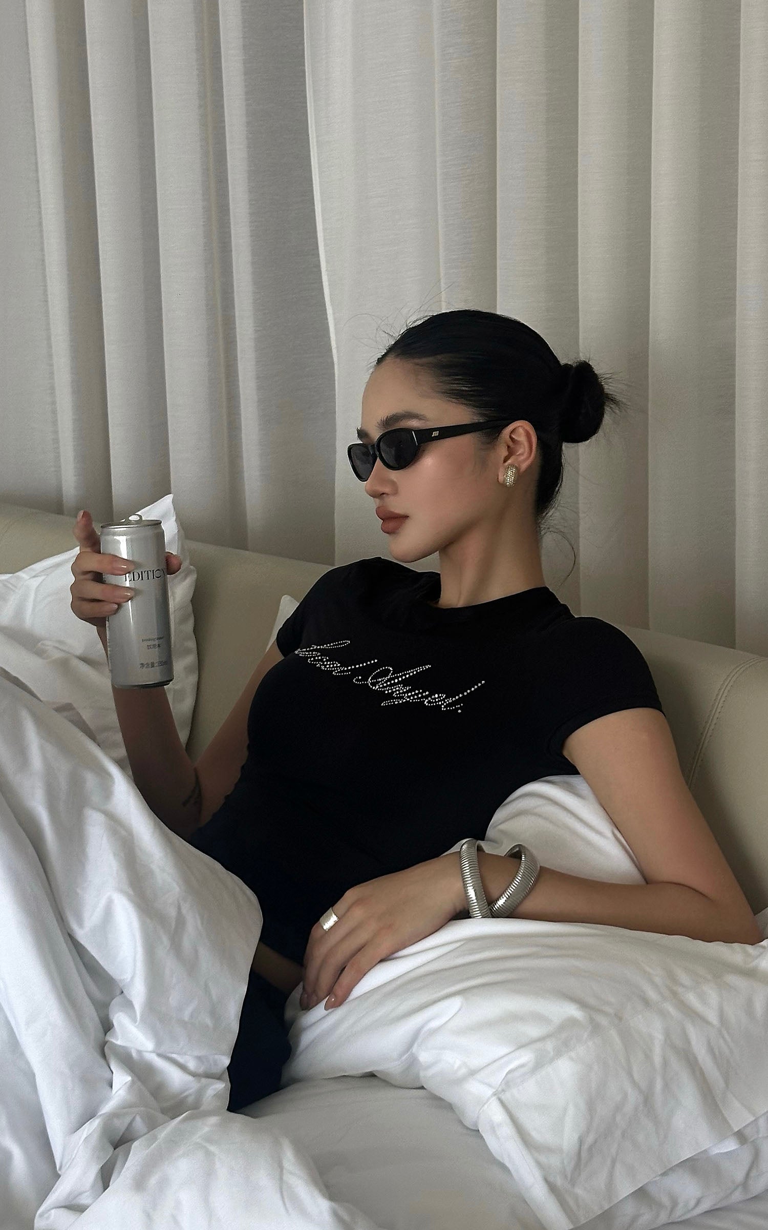 ROVENTE Black Fitted Baby Tee in Stretch Cotton - PINKPARKS