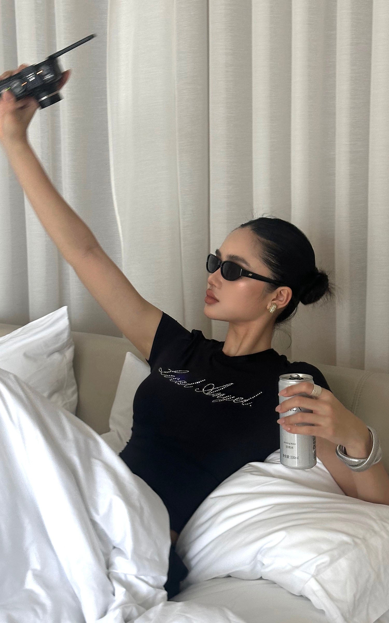 ROVENTE Black Fitted Baby Tee in Stretch Cotton - PINKPARKS