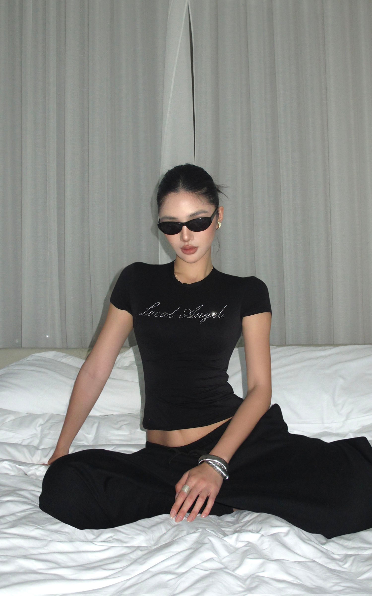 ROVENTE Black Fitted Baby Tee in Stretch Cotton - PINKPARKS