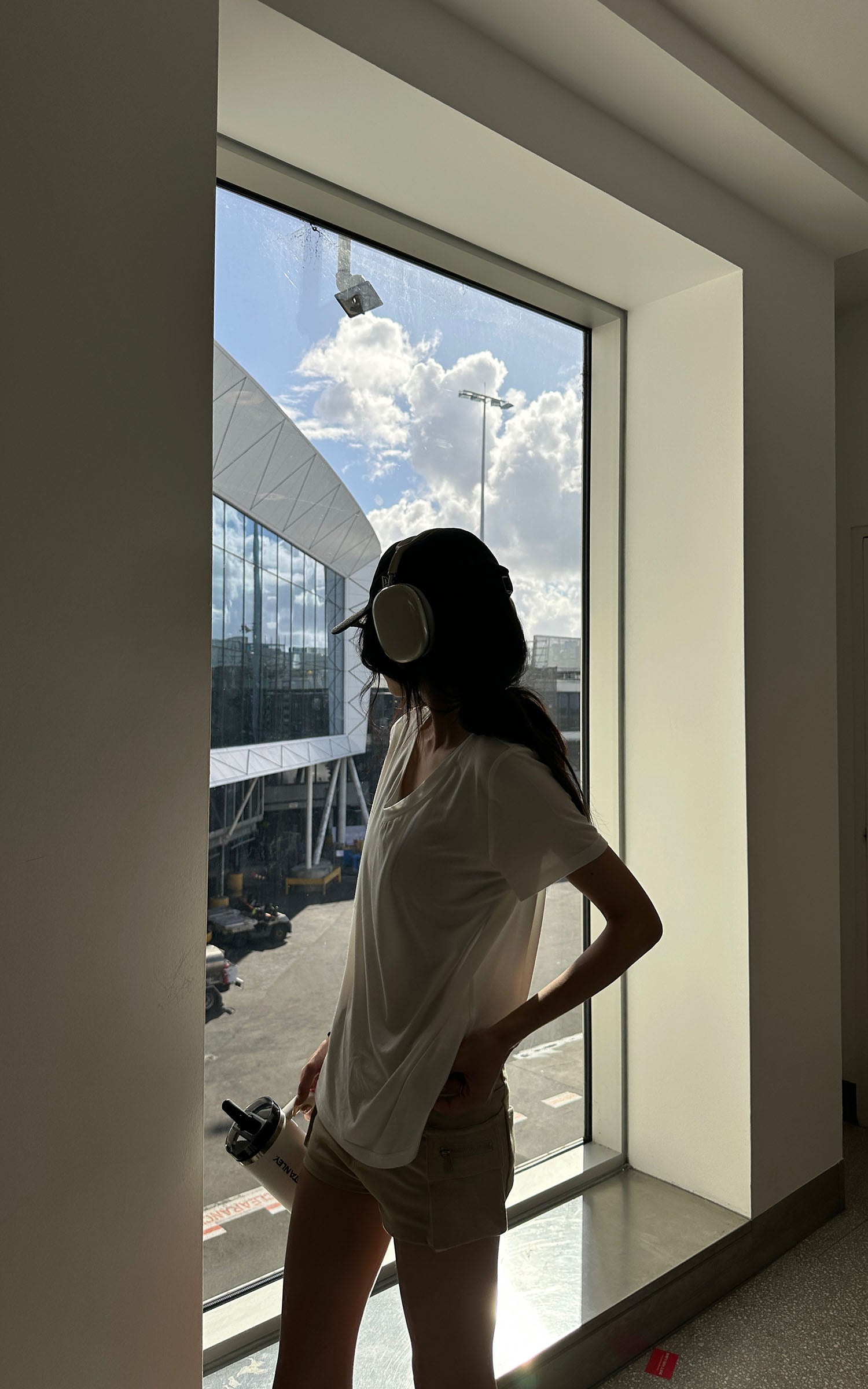 WARDEN EDGE Scoop Neck Graphic Tee Slim Fit - PINKPARKS