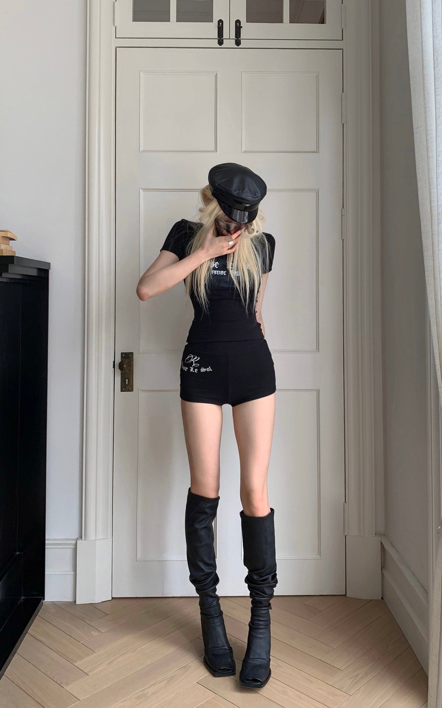 Rase le sol Mock Neck Graphic Tee and Fitted Shorts Set - PINKPARKS