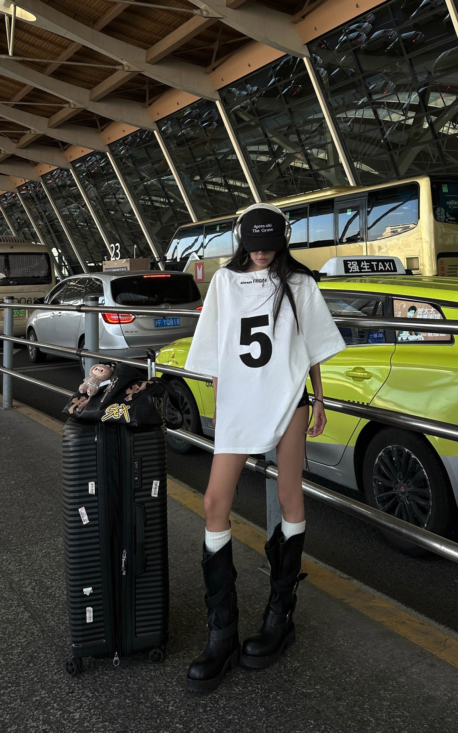 WARDEN EDGE Oversized Graphic Tee with Weekly Print - PINKPARKS