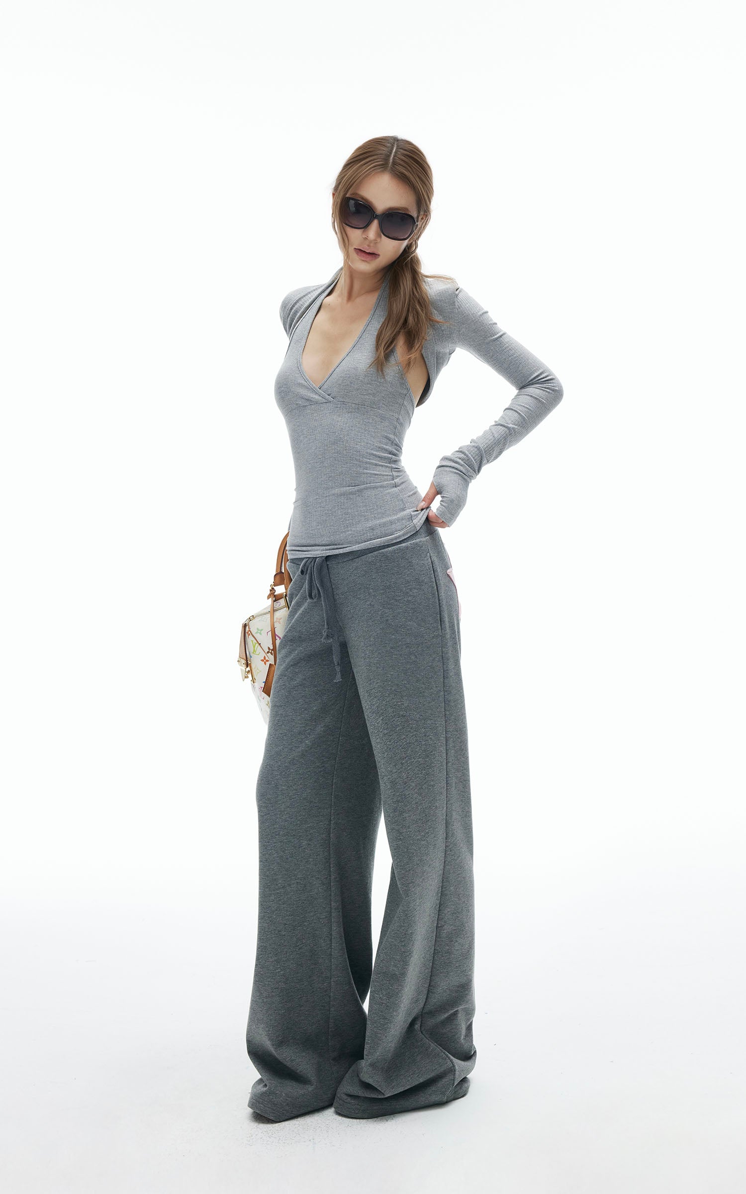 IAMXIAA カットアウトホルターロングスリーブシュラッグトップ リブニットスリムフィット