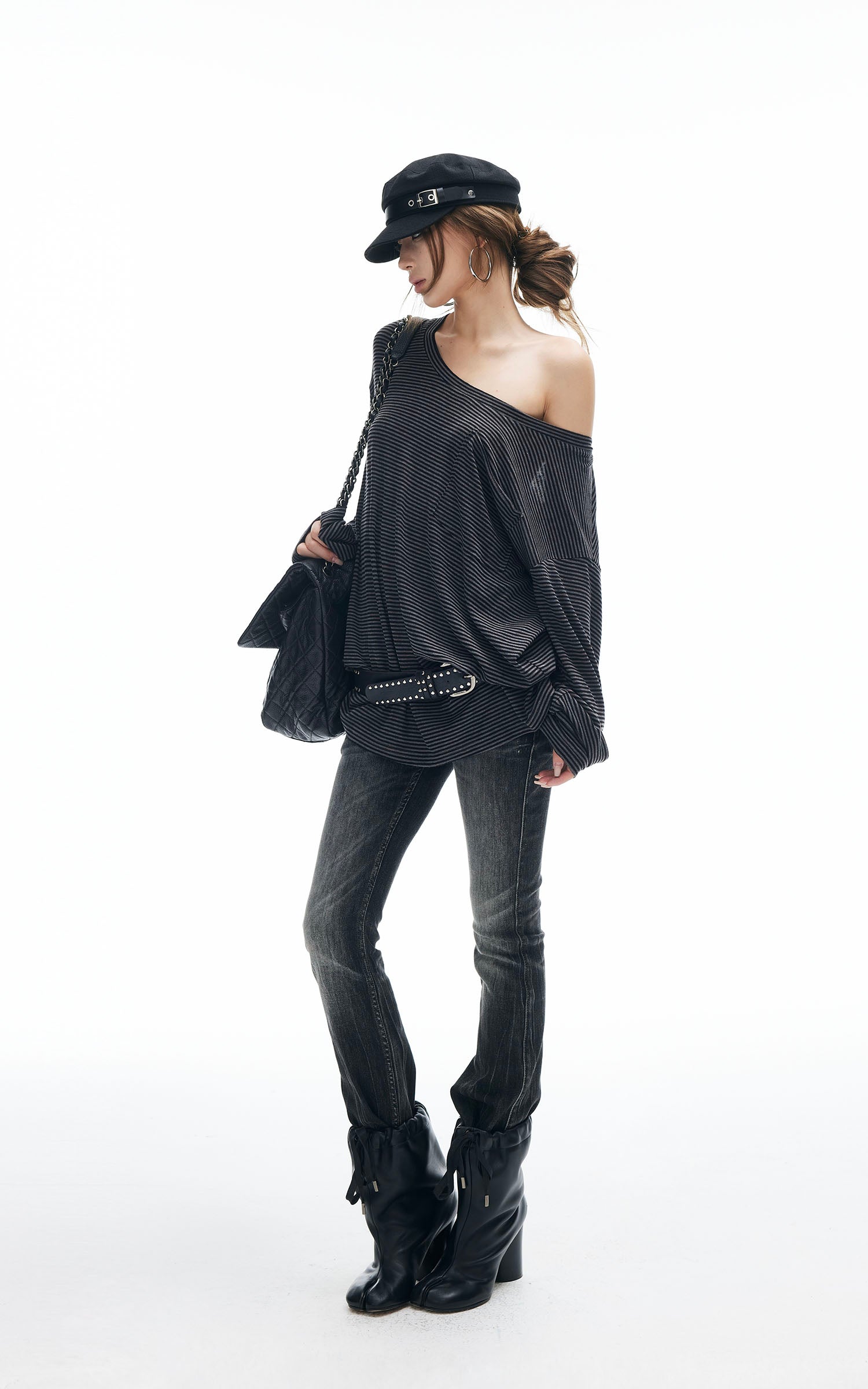 IAMXIAA ストライプ柄オフショルダー長袖トップス（バックストラップ付き）