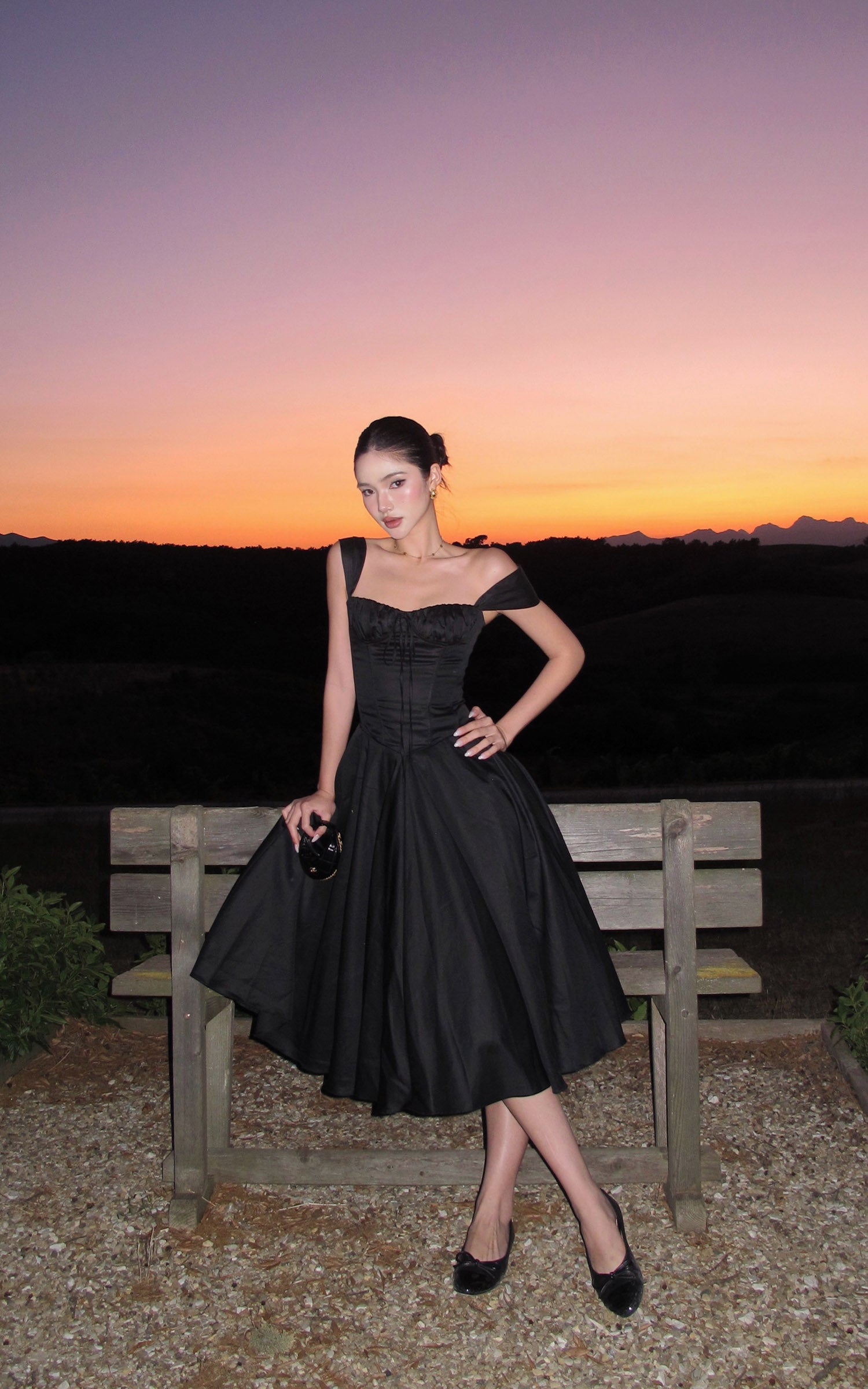 ROVENTE オフショルダー サテン コルセット ミディドレス フレアスカート付き