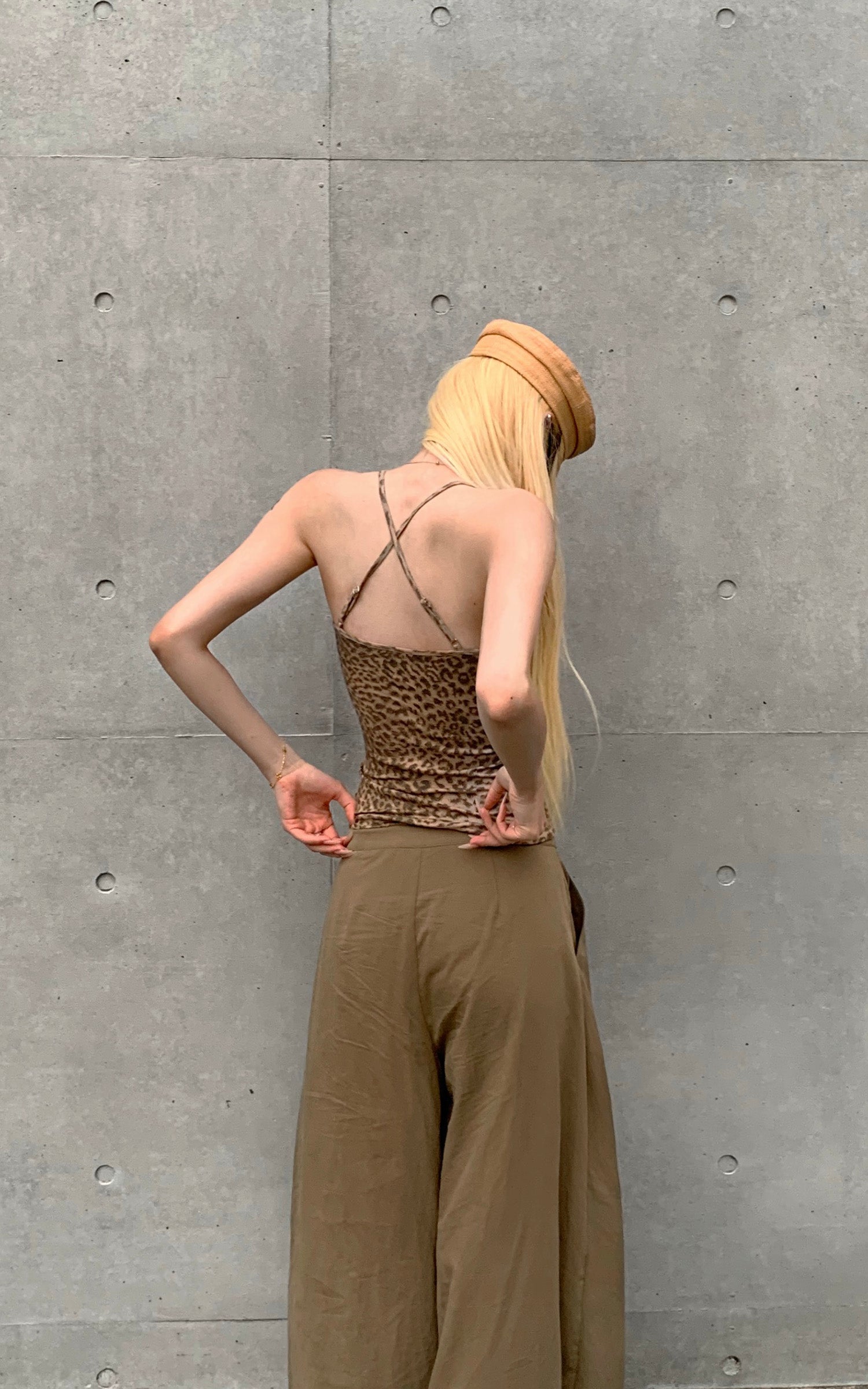 Rase le sol レオパード柄クロスストラップスリムキャミトップ