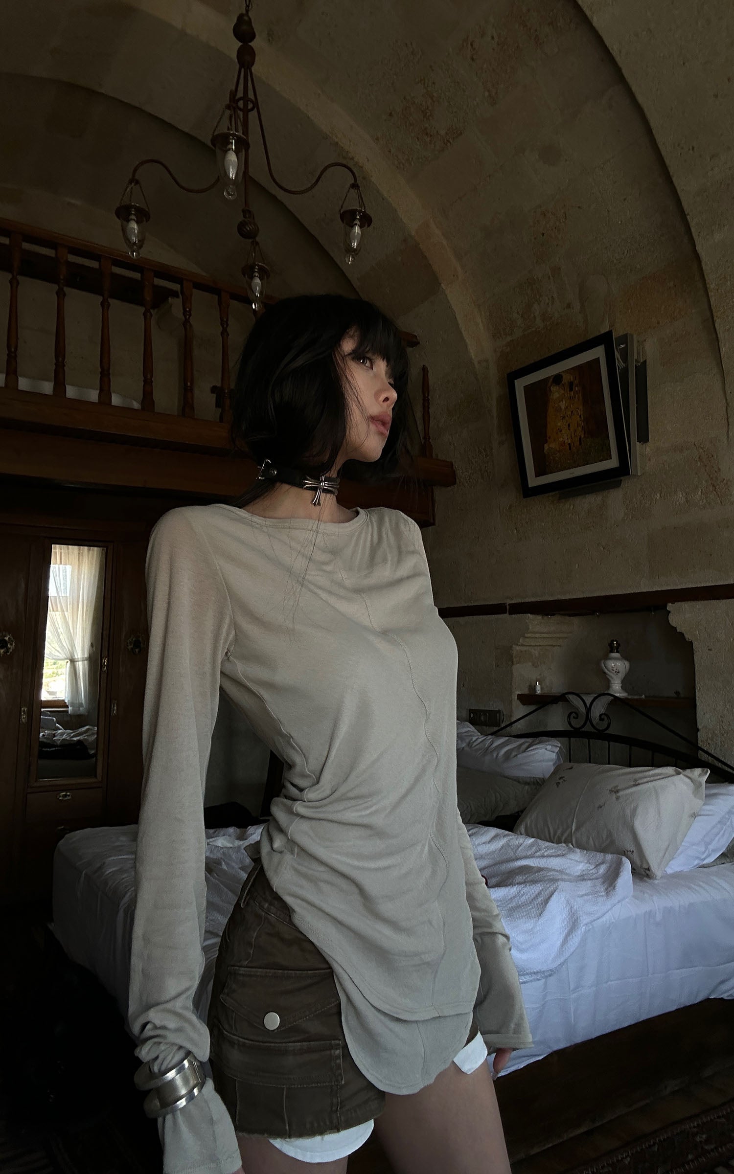 WARDEN EDGE ダメージヘムとインナーレイヤーが特徴のローライズカーゴショーツ